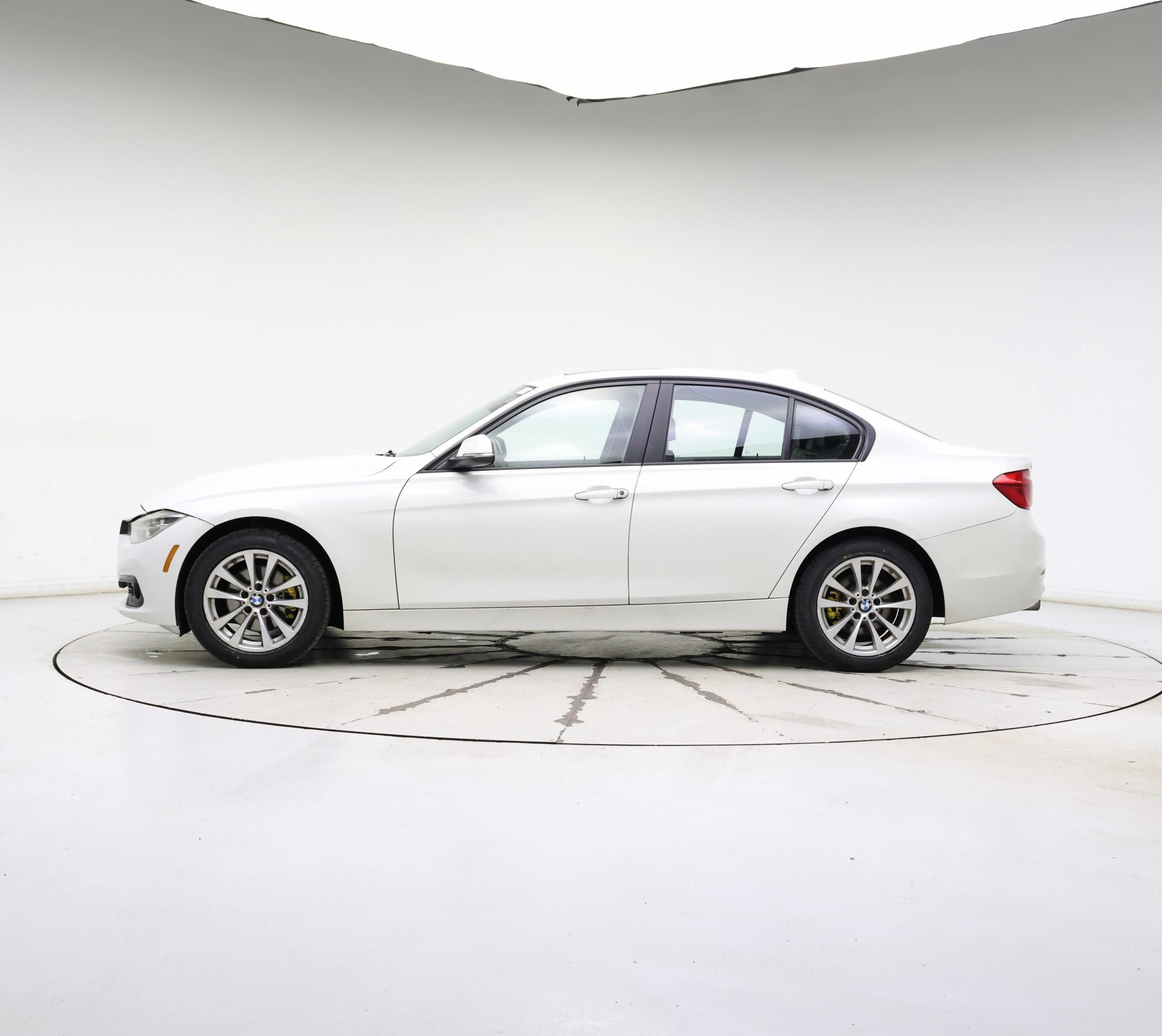 Thumbnail: 2018 BMW 3 Series - 3