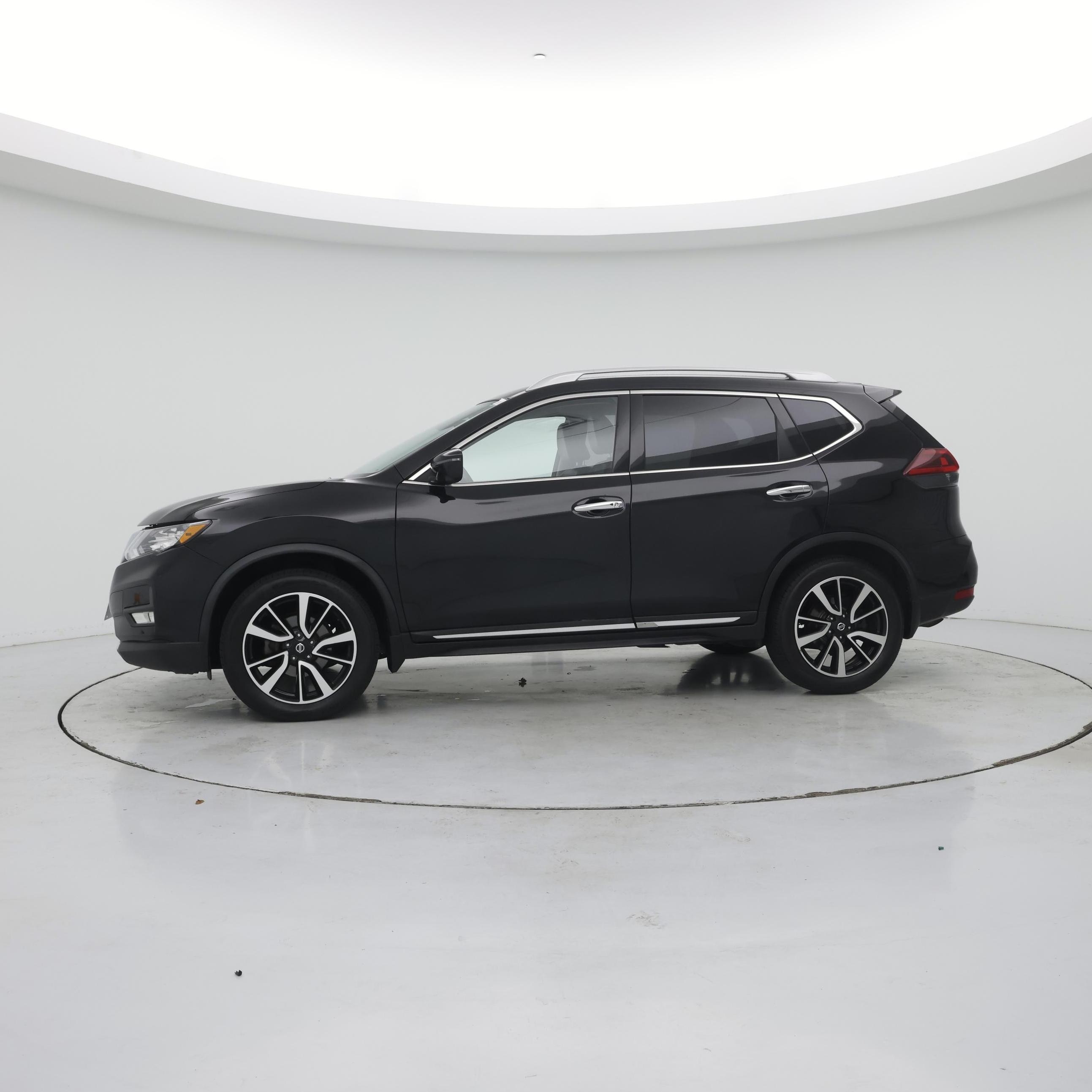 Thumbnail: 2018 Nissan Rogue - 3