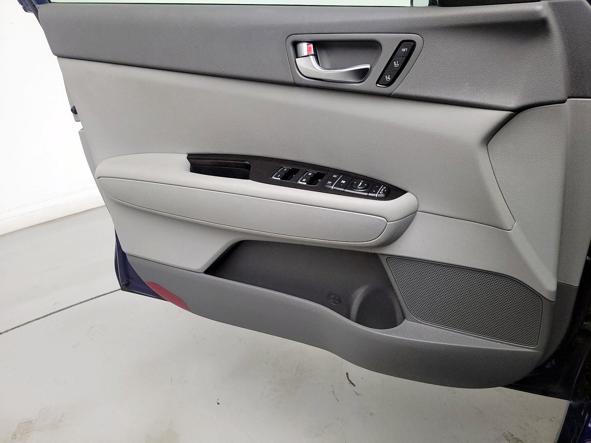 Thumbnail: 2016 Kia Optima - 12