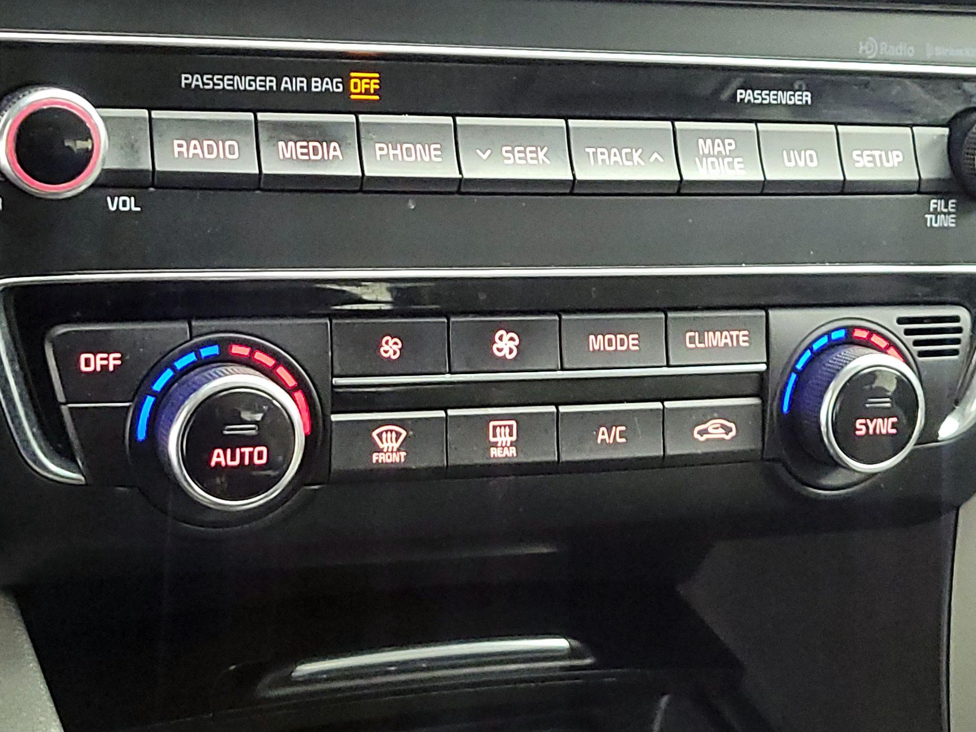 Thumbnail: 2016 Kia Optima - 17