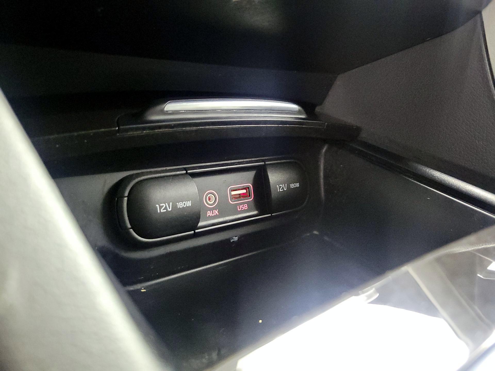 Thumbnail: 2016 Kia Optima - 19