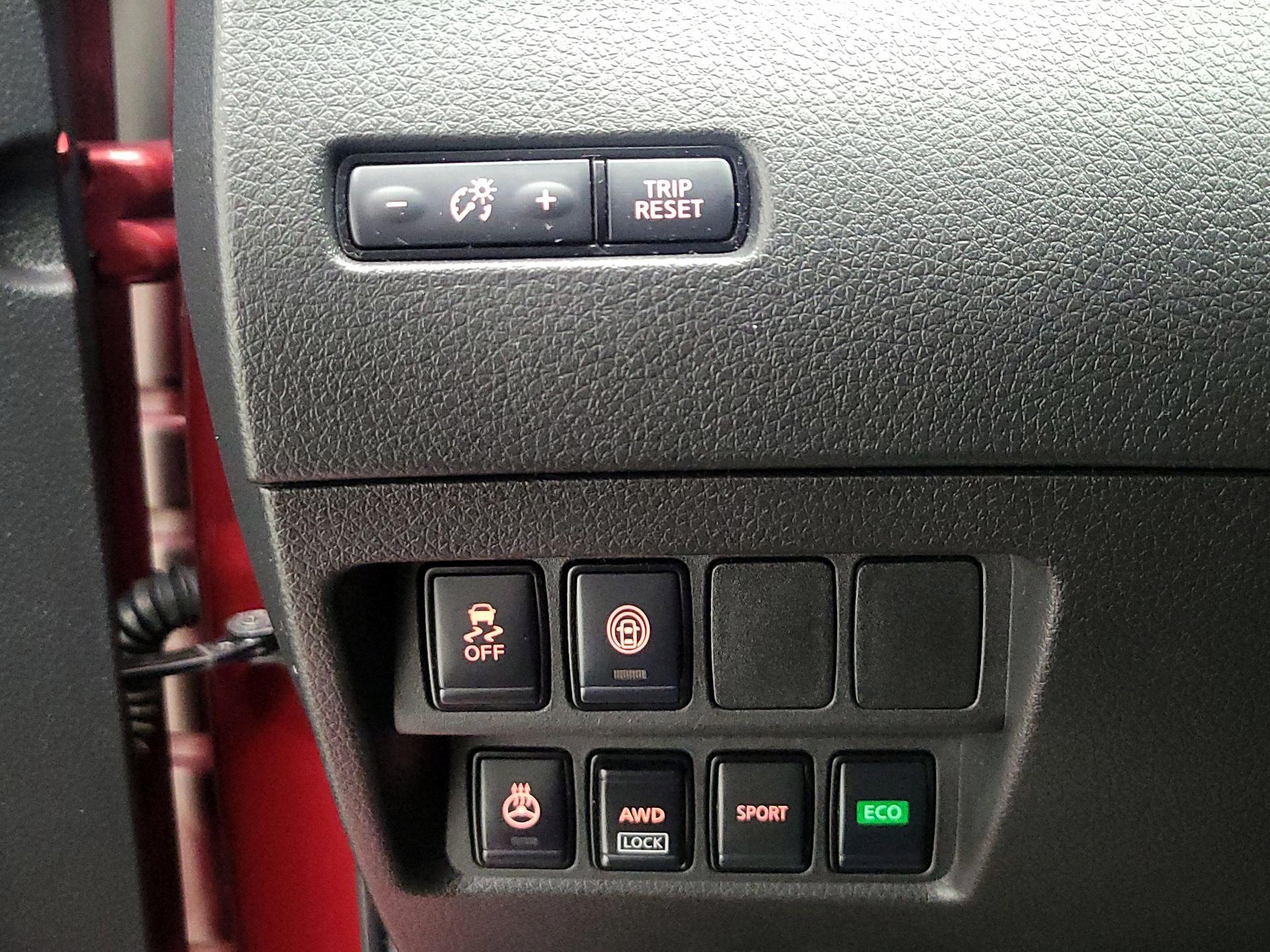 Thumbnail: 2022 Nissan Rogue Sport - 13