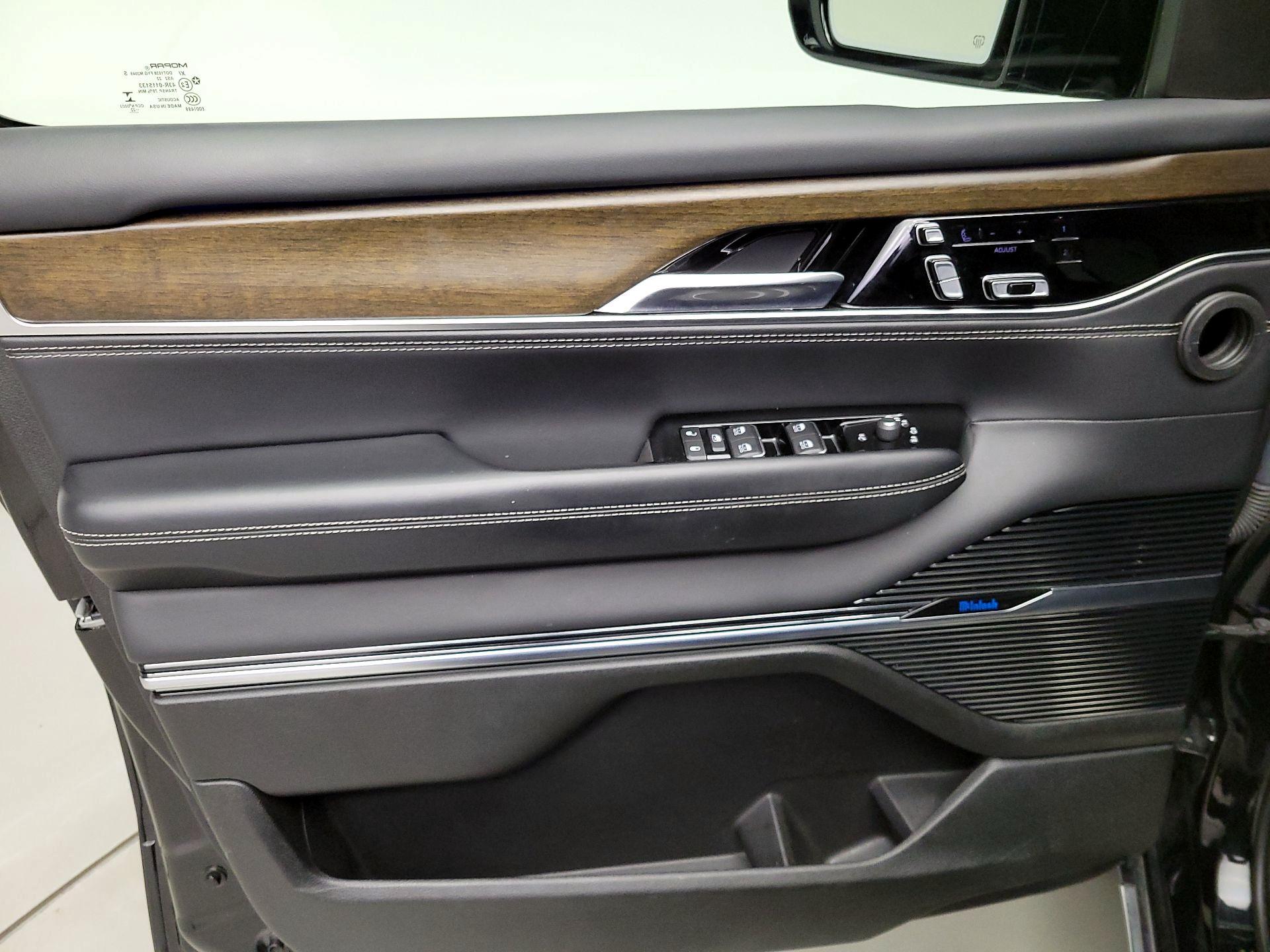 Thumbnail: 2022 Jeep Grand Wagoneer - 12