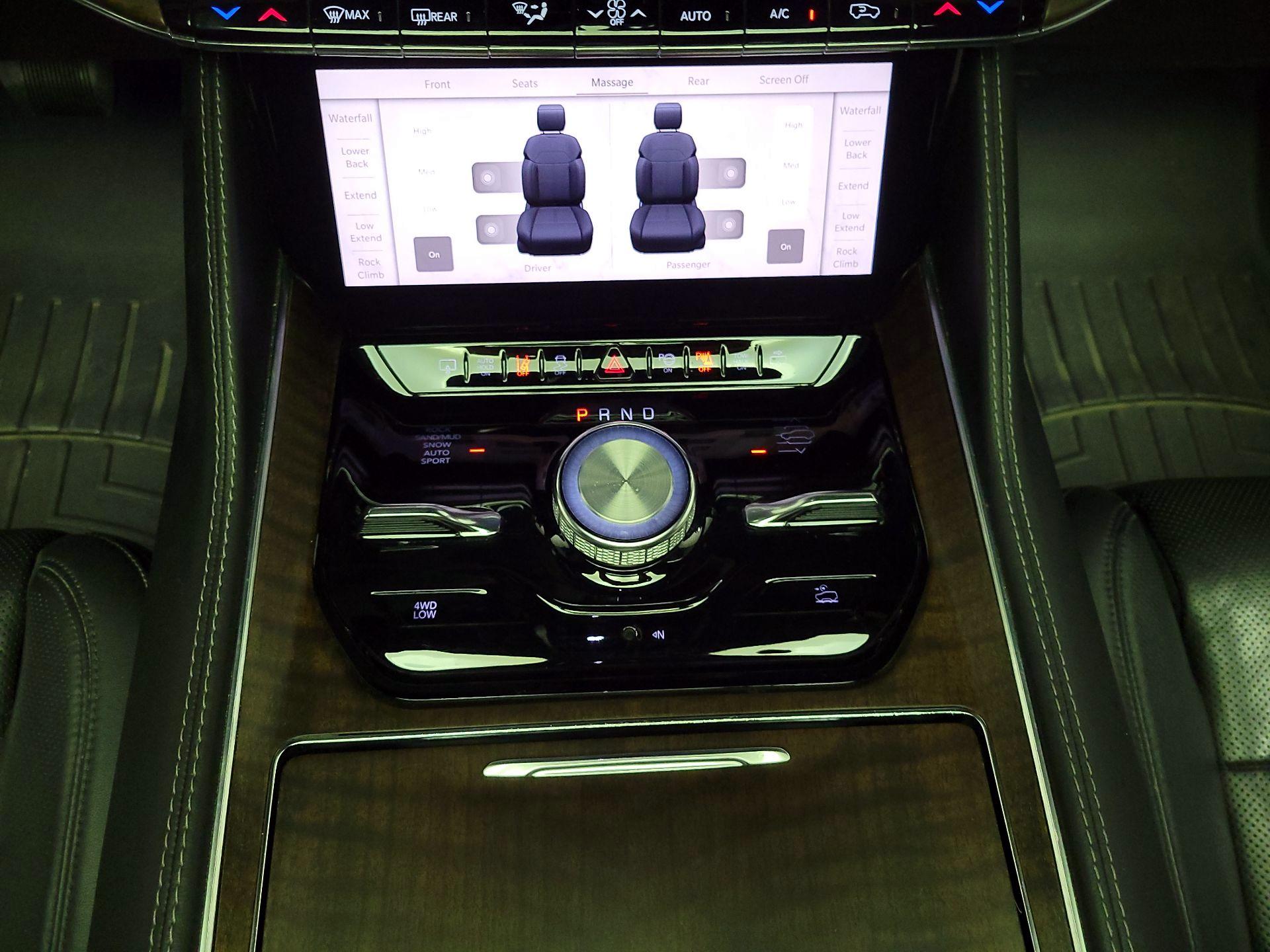 Thumbnail: 2022 Jeep Grand Wagoneer - 18