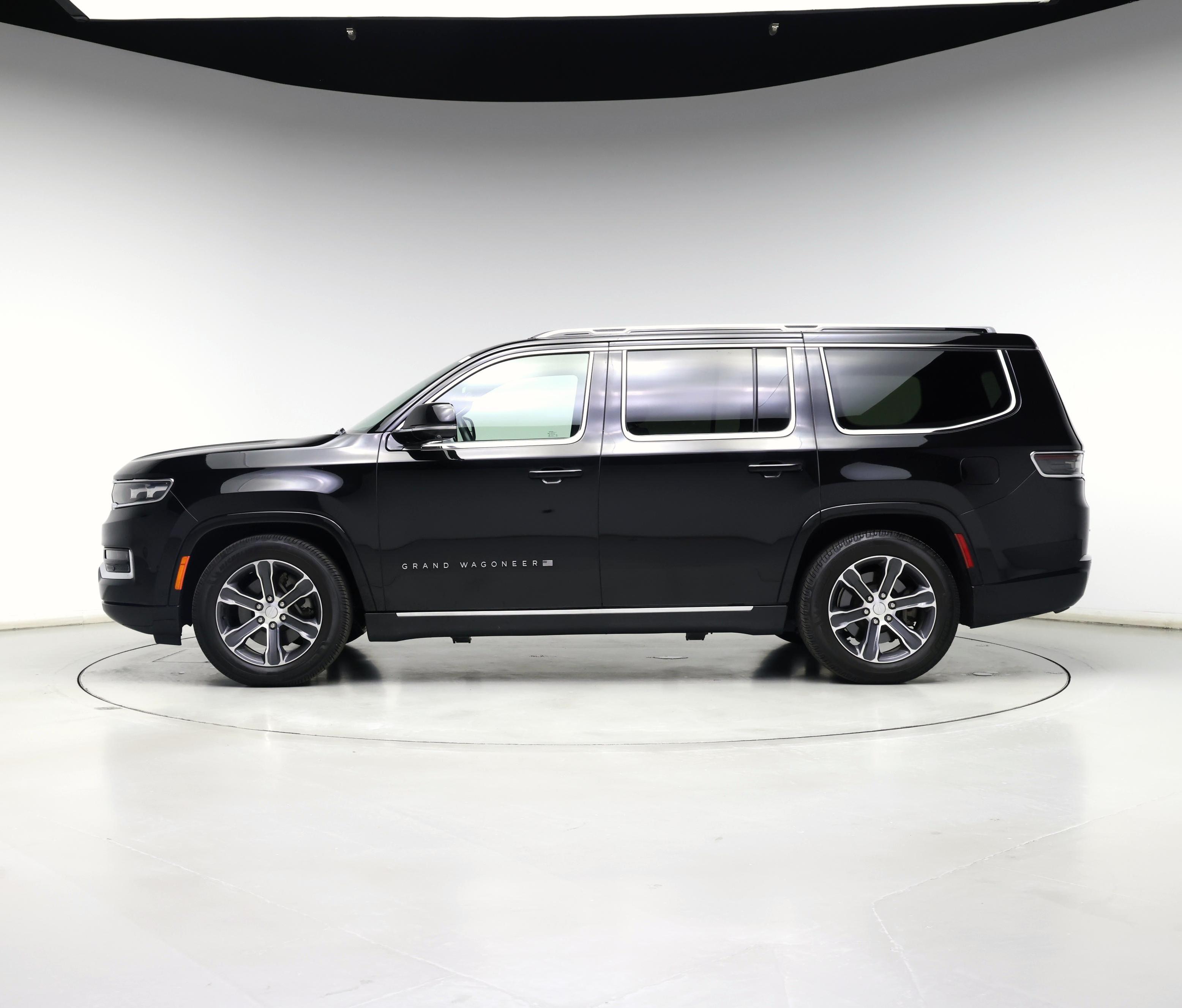 Thumbnail: 2022 Jeep Grand Wagoneer - 3