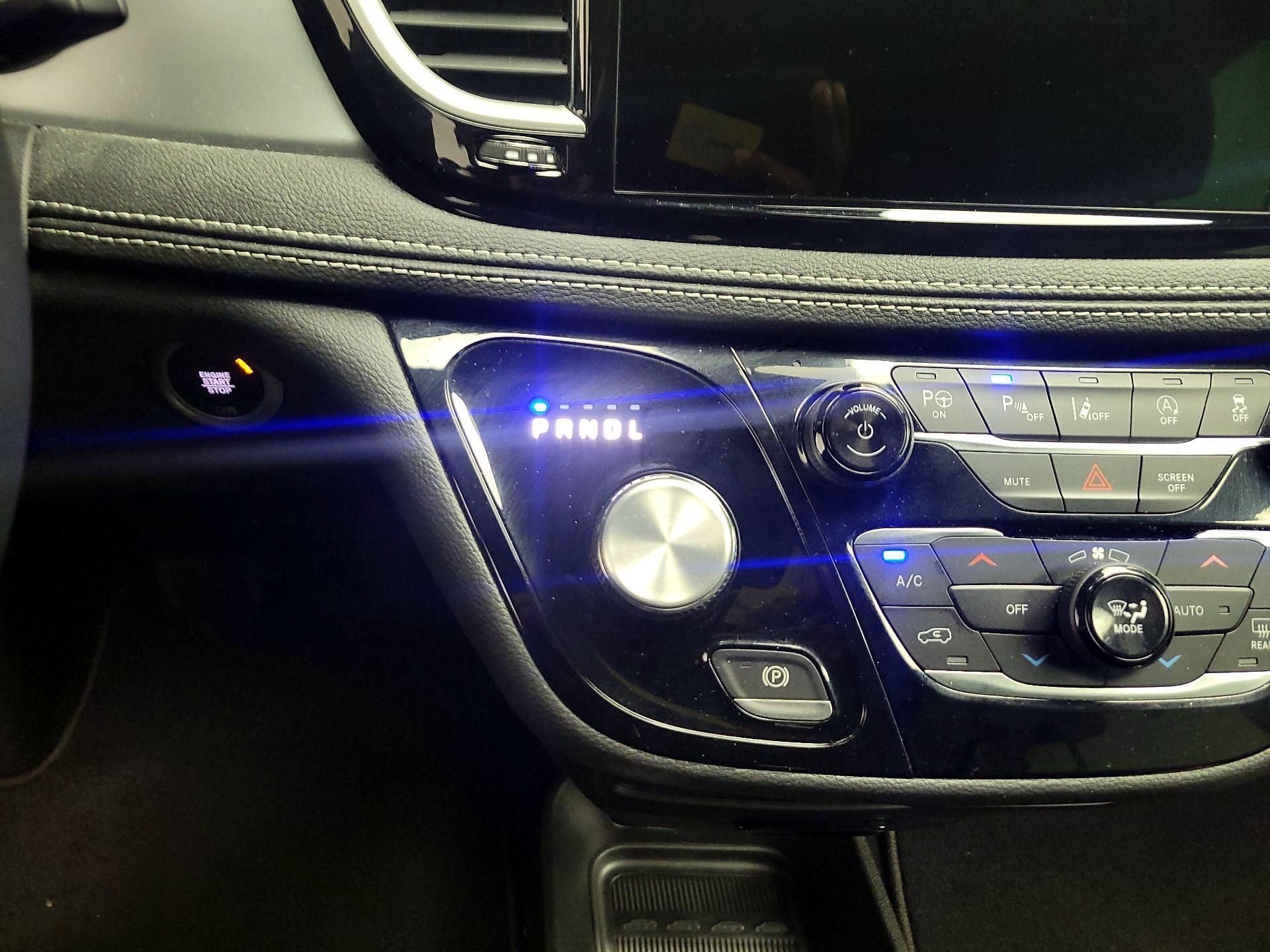 Thumbnail: 2023 Chrysler Pacifica - 16