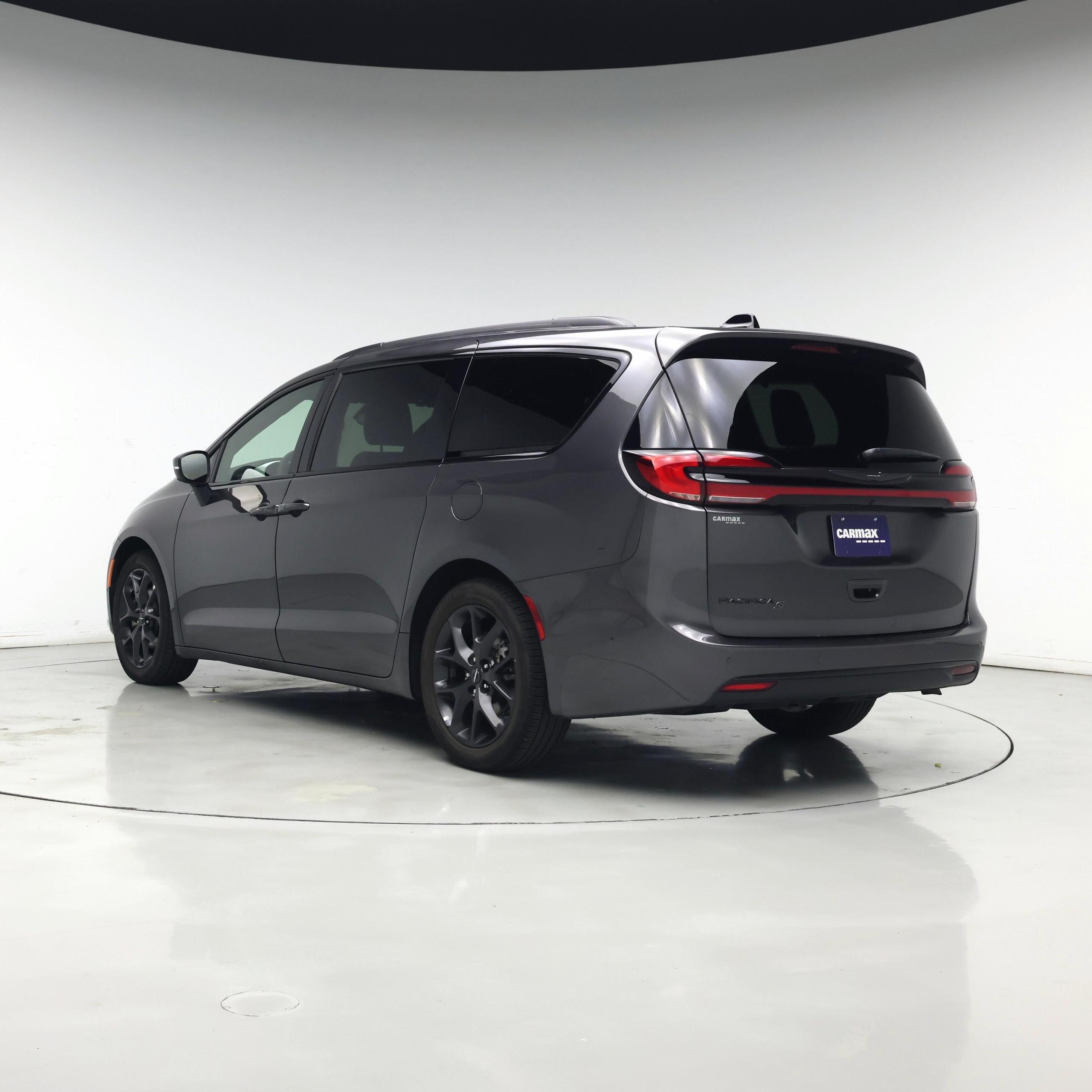 Thumbnail: 2023 Chrysler Pacifica - 2