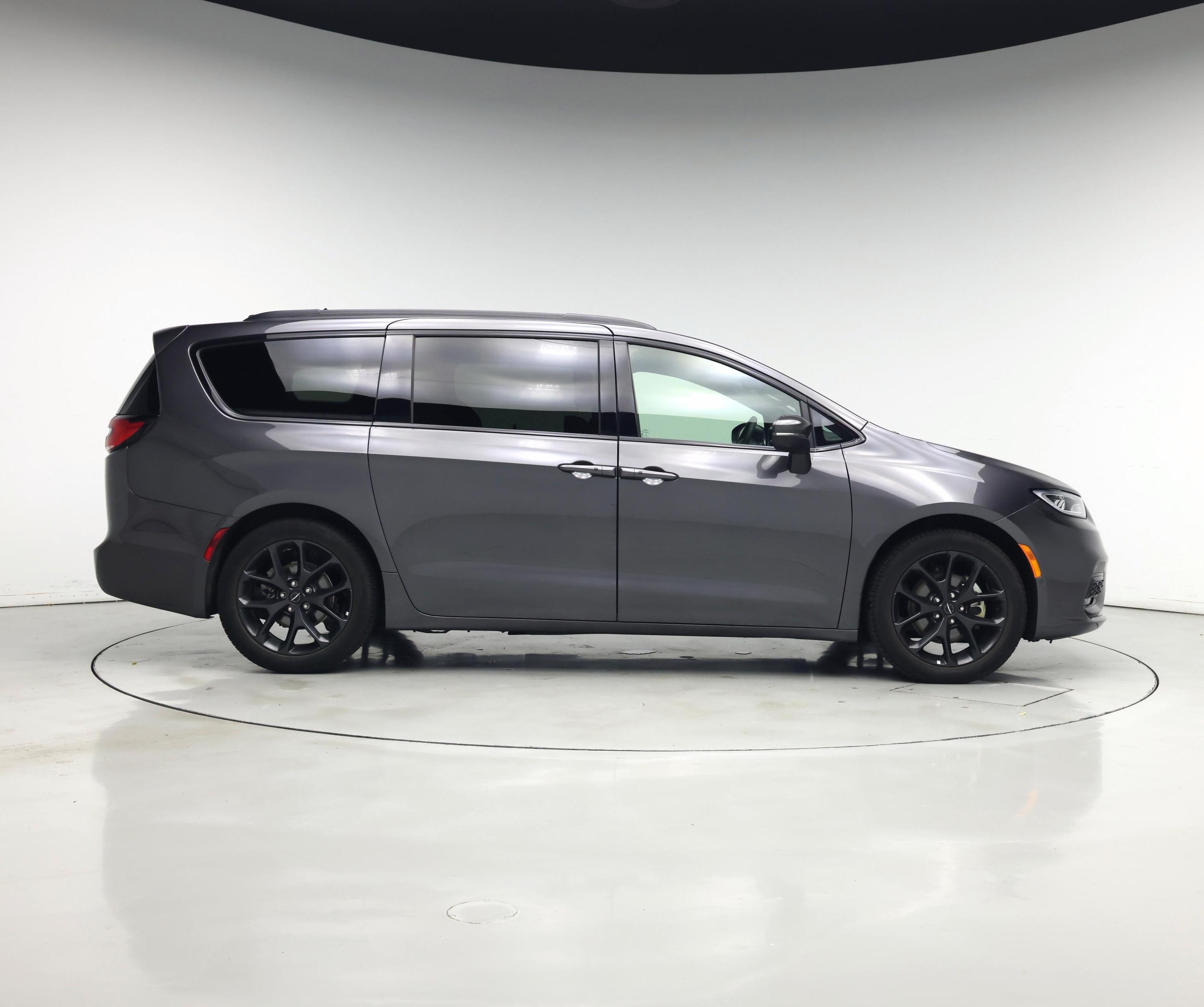 Thumbnail: 2023 Chrysler Pacifica - 7