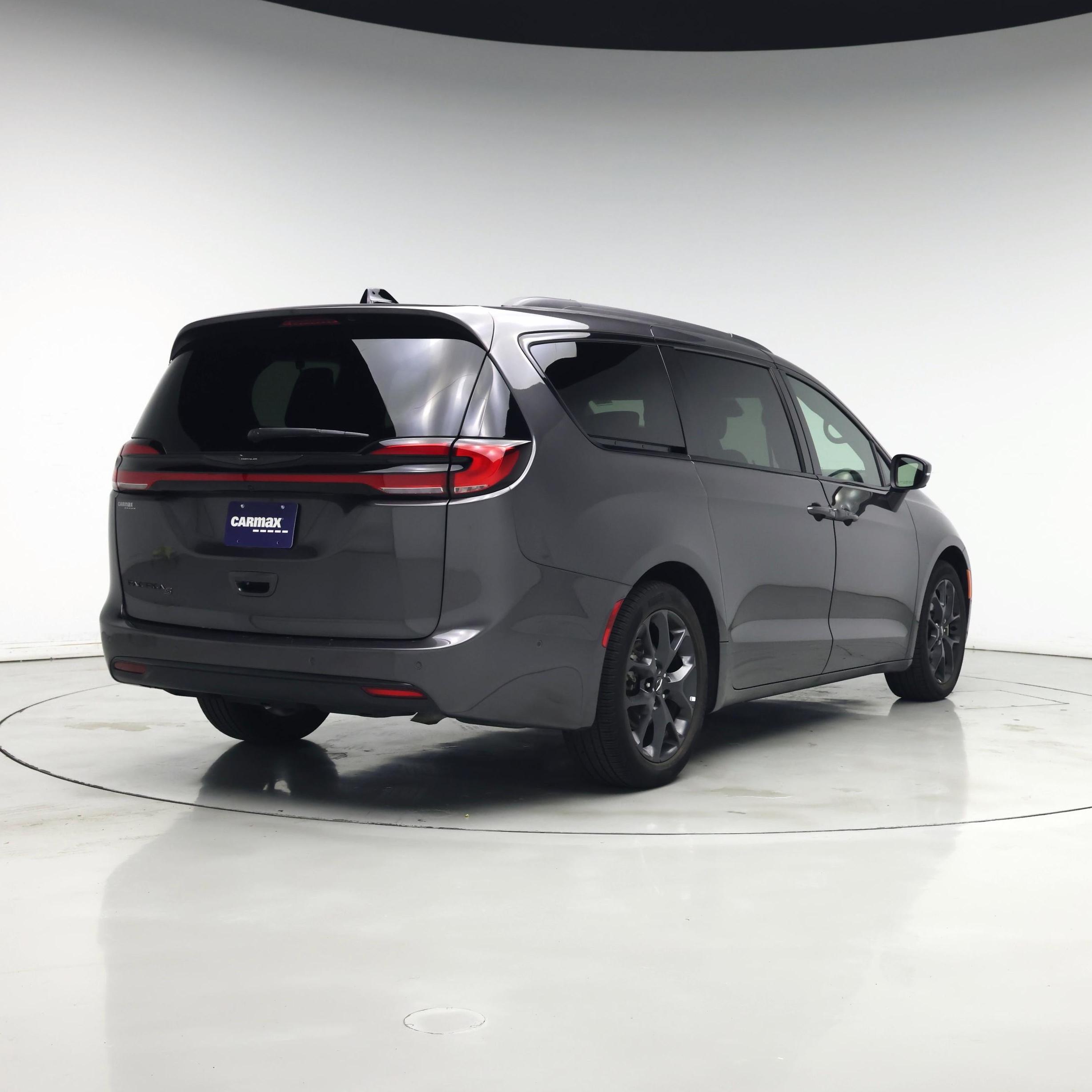 Thumbnail: 2023 Chrysler Pacifica - 8