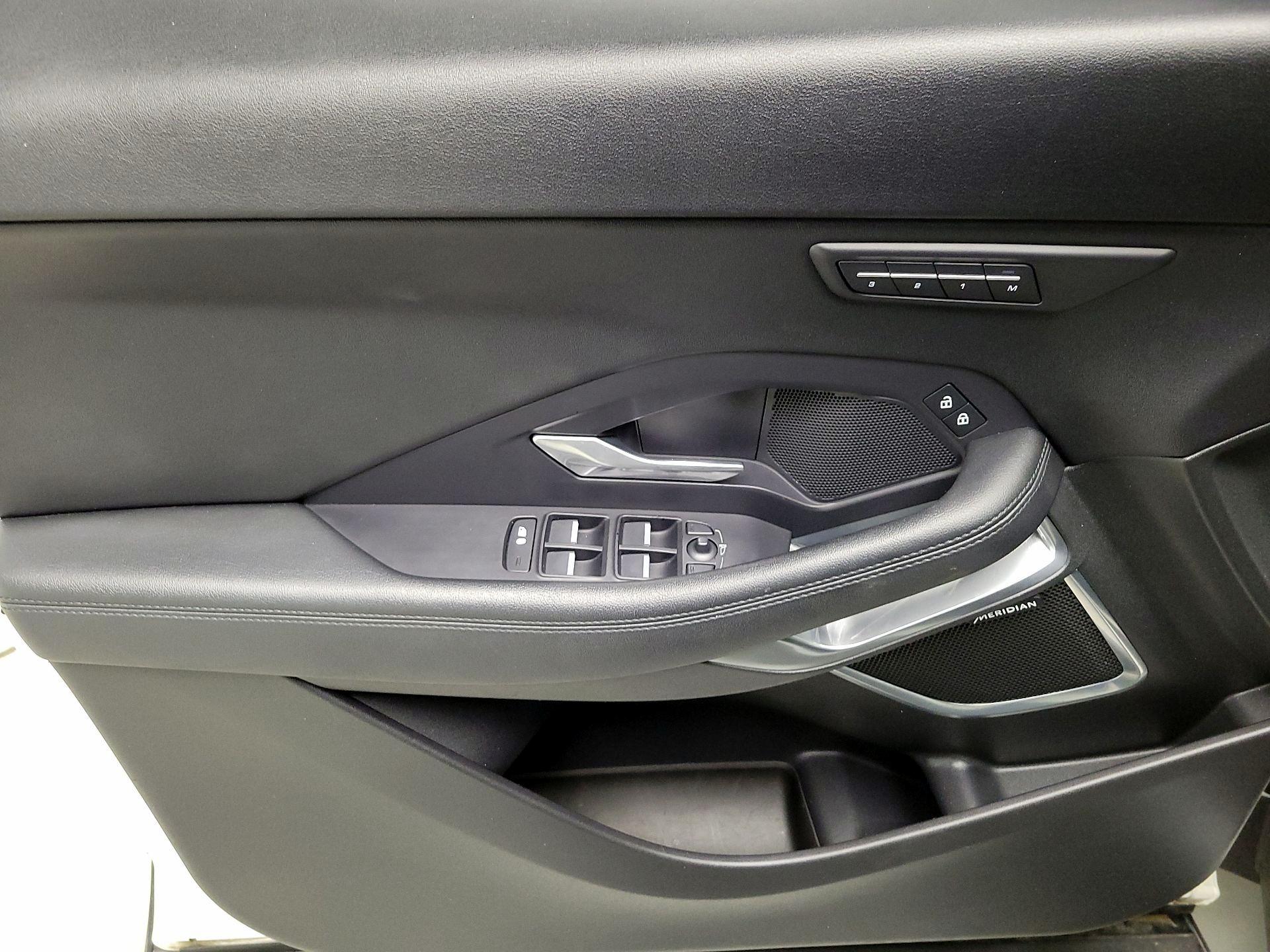 Thumbnail: 2022 Jaguar E-Pace - 12