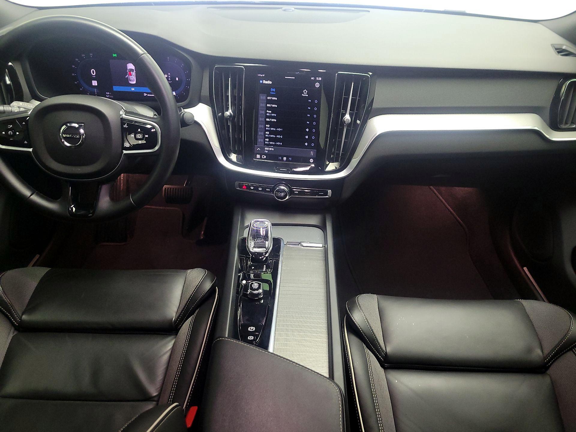 Thumbnail: 2024 Volvo S60 - 9