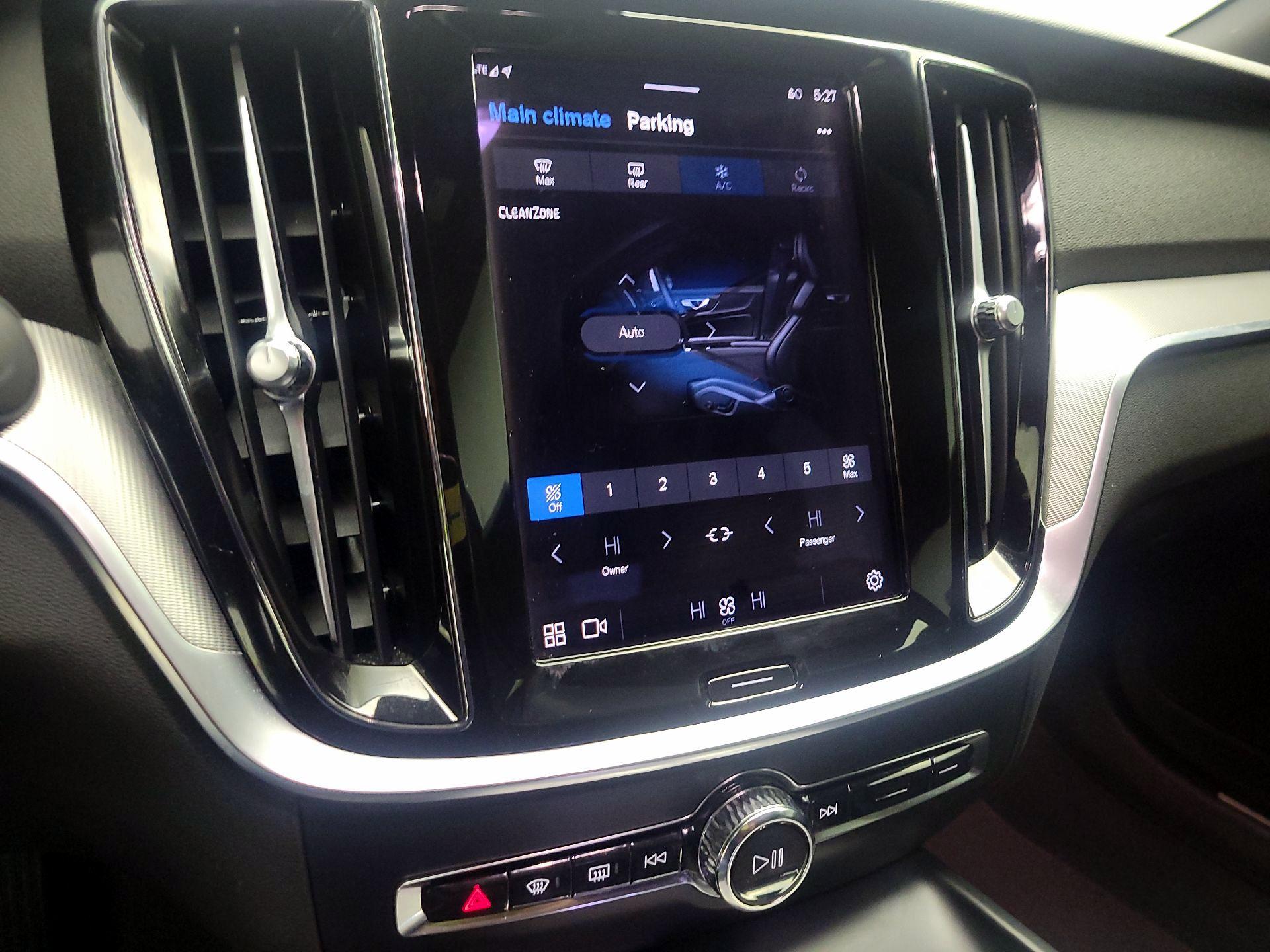 Thumbnail: 2024 Volvo S60 - 16