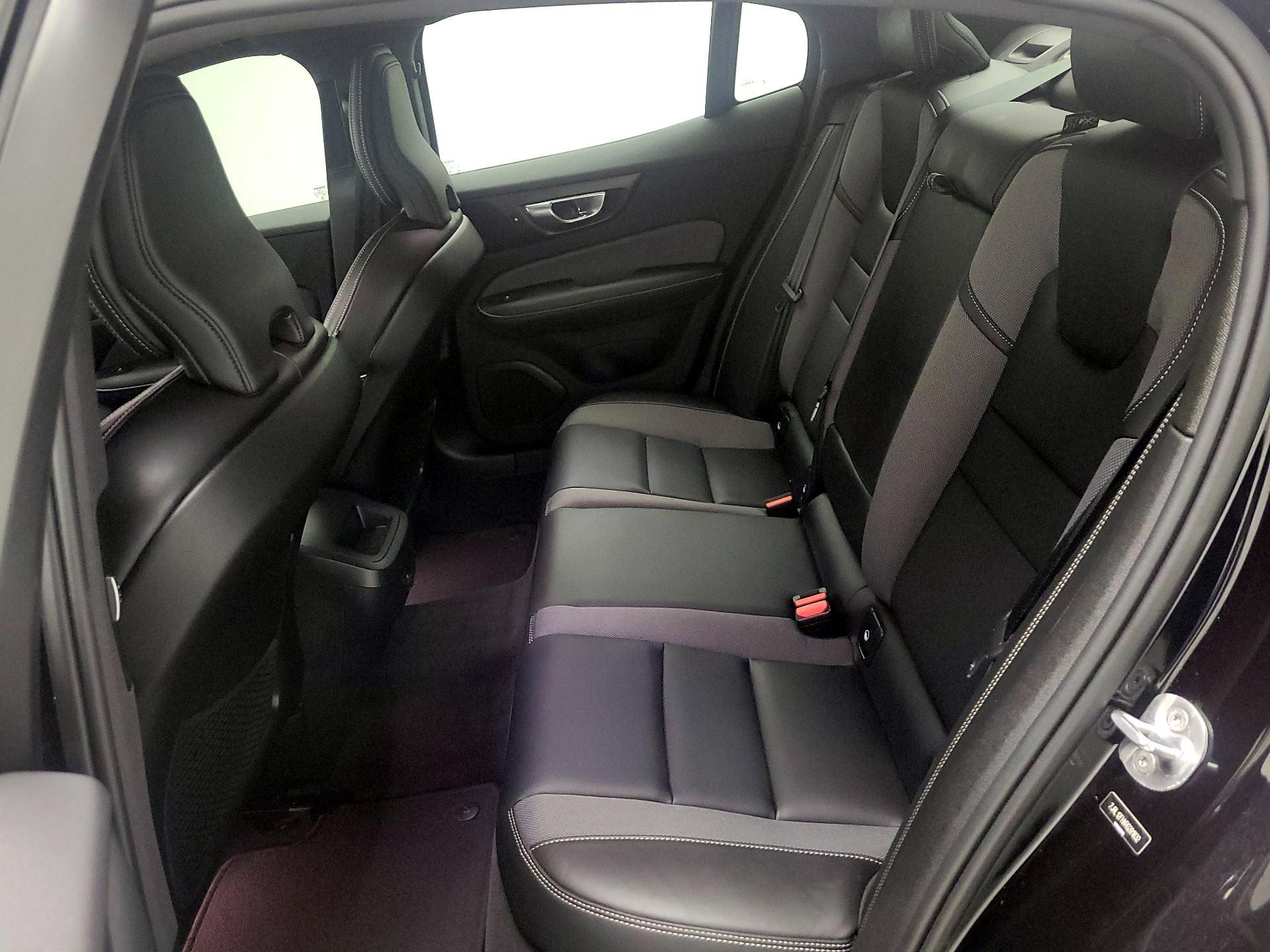 Thumbnail: 2024 Volvo S60 - 19