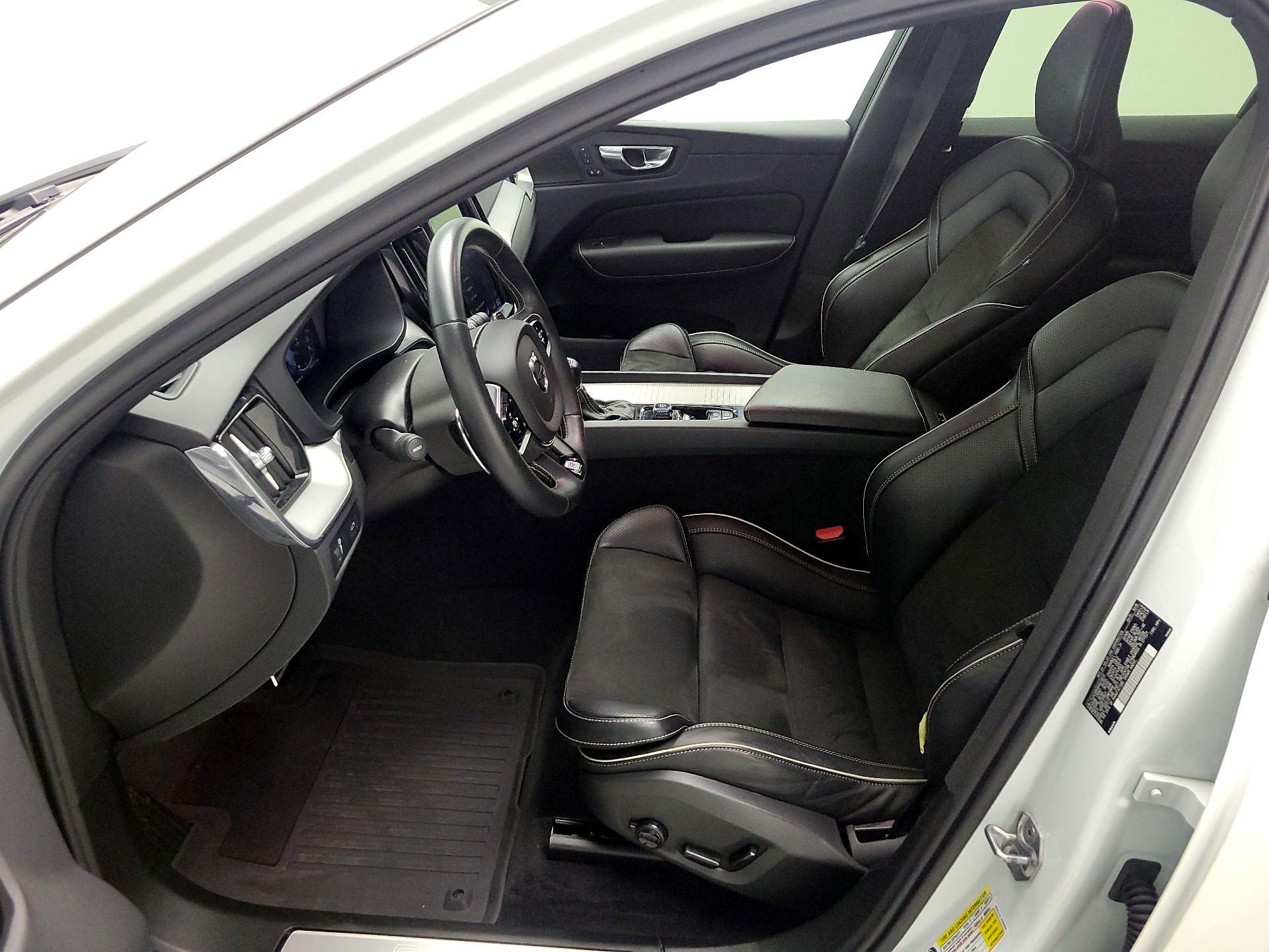 Thumbnail: 2019 Volvo XC60 - 11