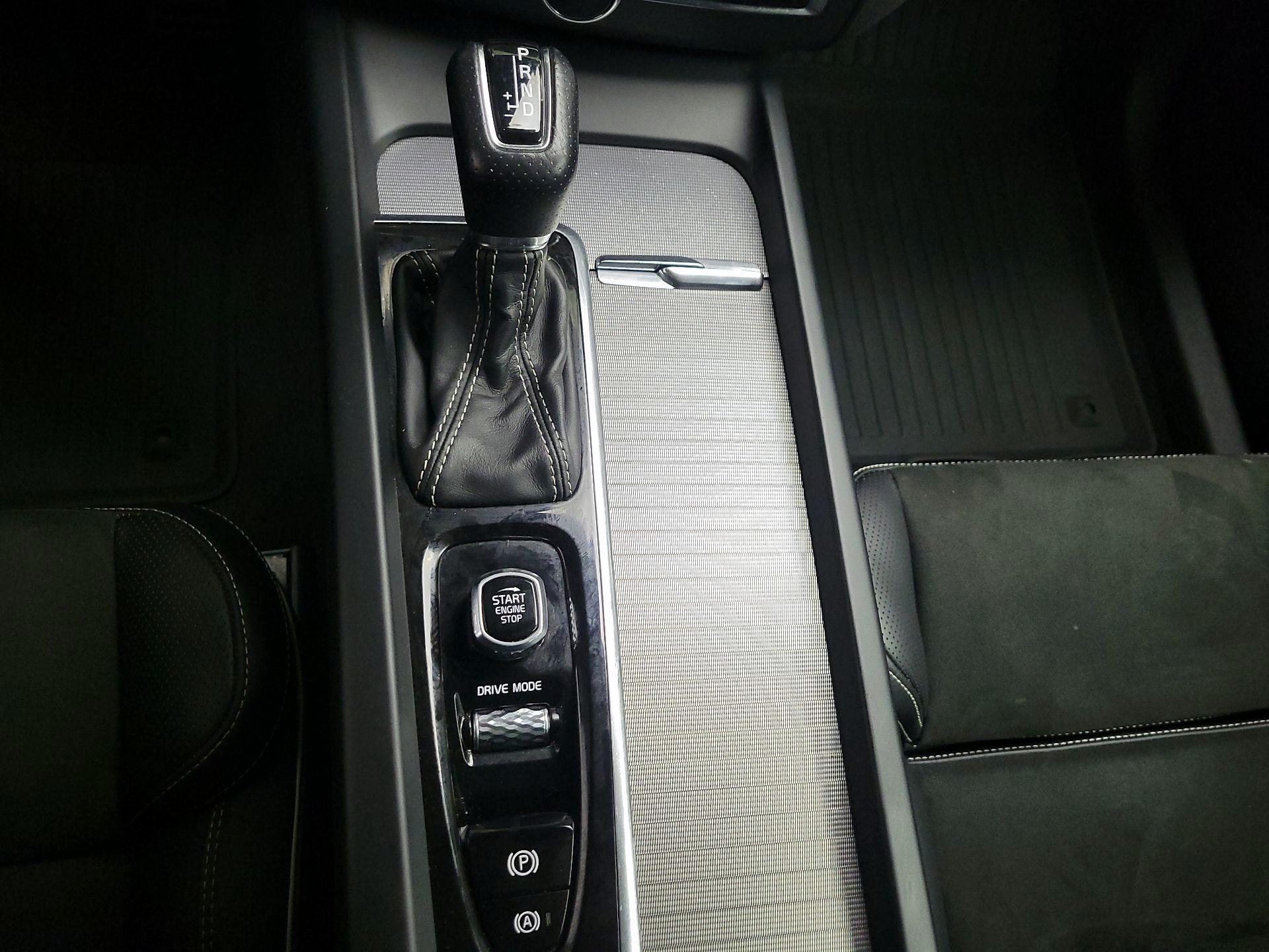 Thumbnail: 2019 Volvo XC60 - 17