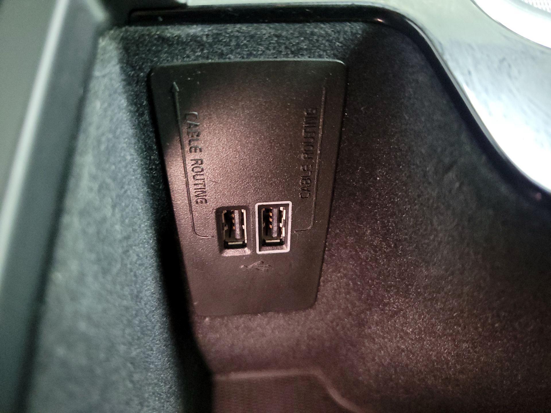 Thumbnail: 2019 Volvo XC60 - 18