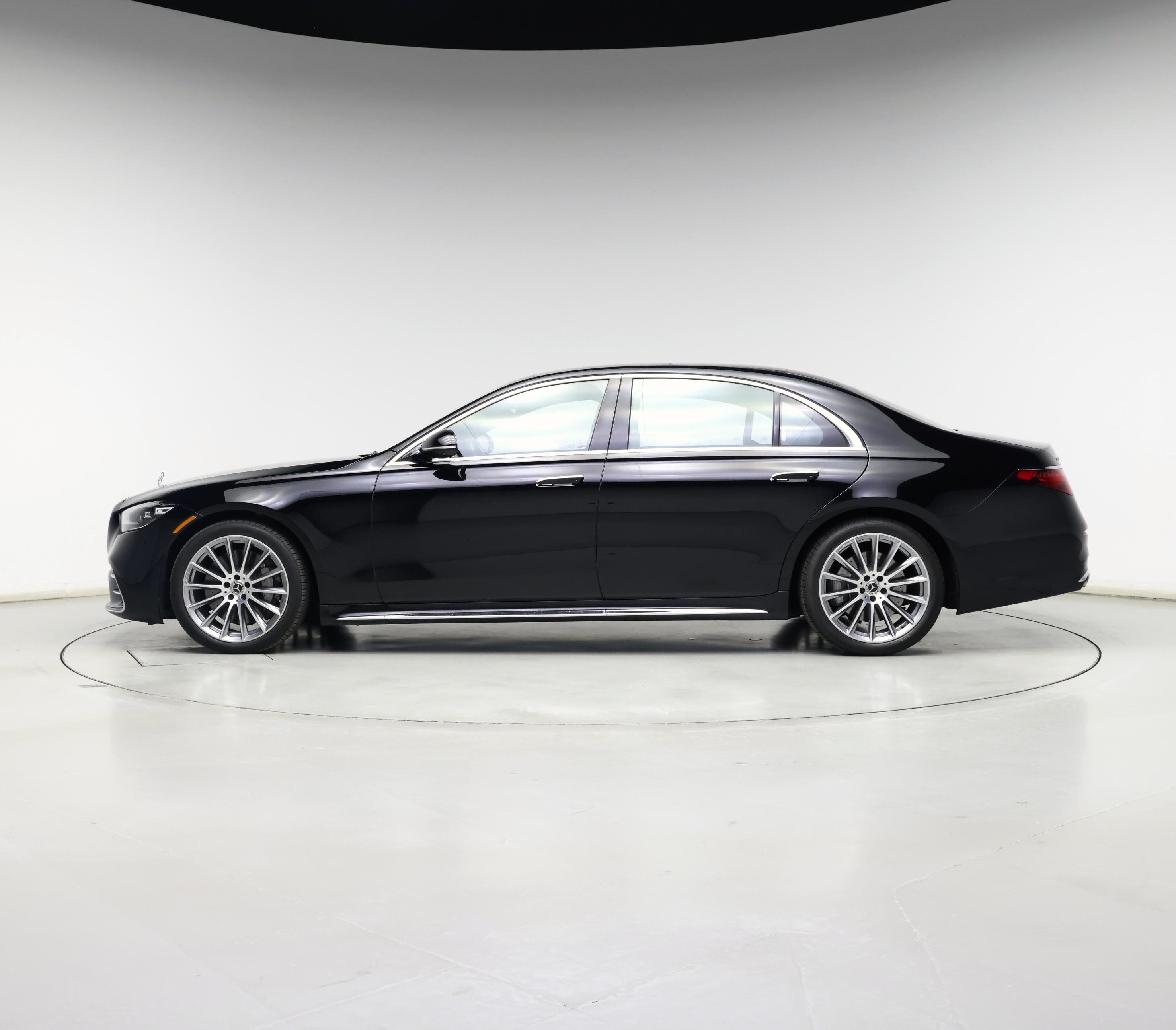 Thumbnail: 2023 Mercedes-Benz S-Class - 3