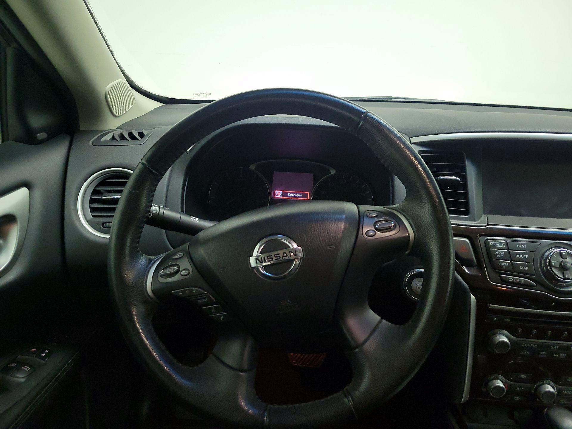 Thumbnail: 2015 Nissan Pathfinder - 10