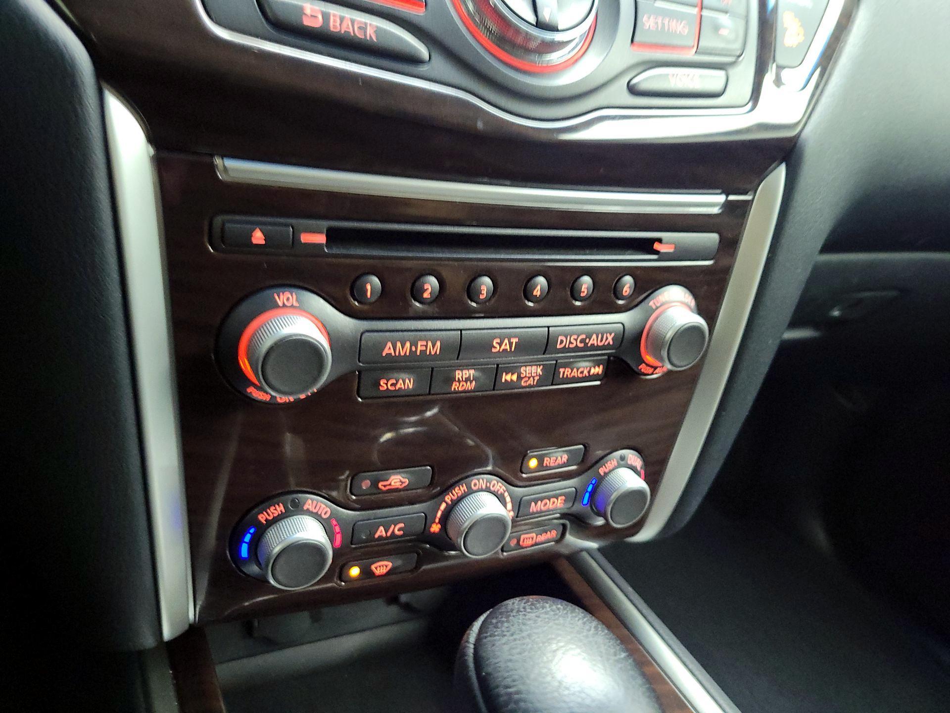 Thumbnail: 2015 Nissan Pathfinder - 14