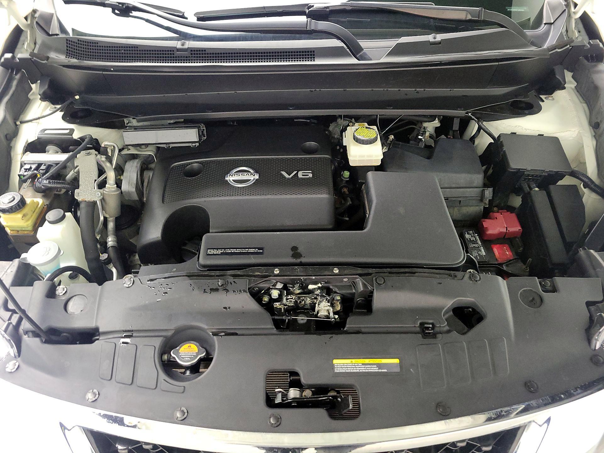 Thumbnail: 2015 Nissan Pathfinder - 17