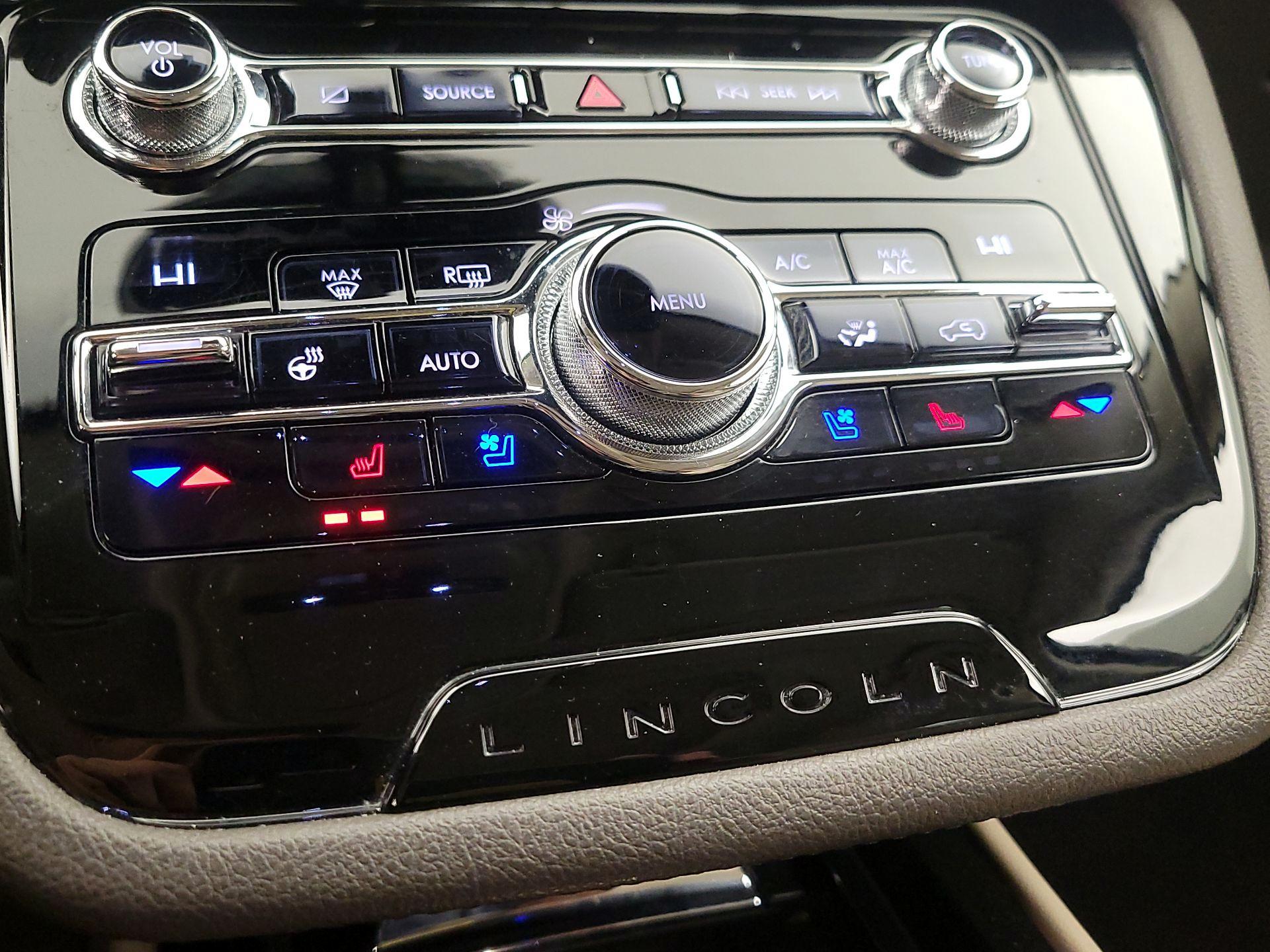 Thumbnail: 2020 Lincoln Corsair - 17