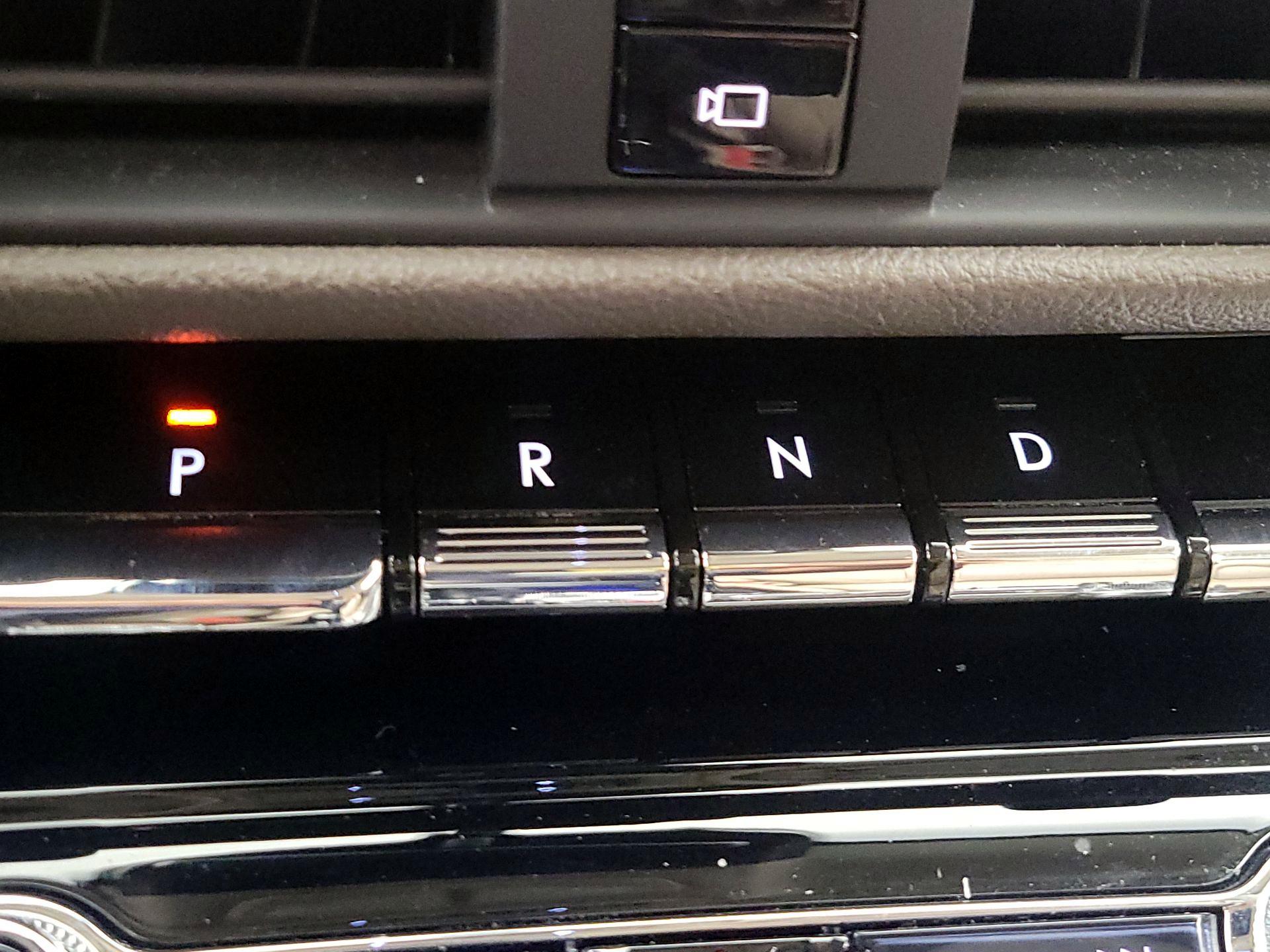 Thumbnail: 2020 Lincoln Corsair - 18