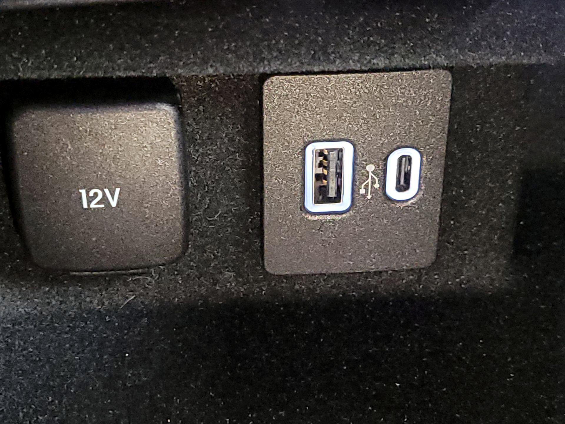 Thumbnail: 2020 Lincoln Corsair - 19