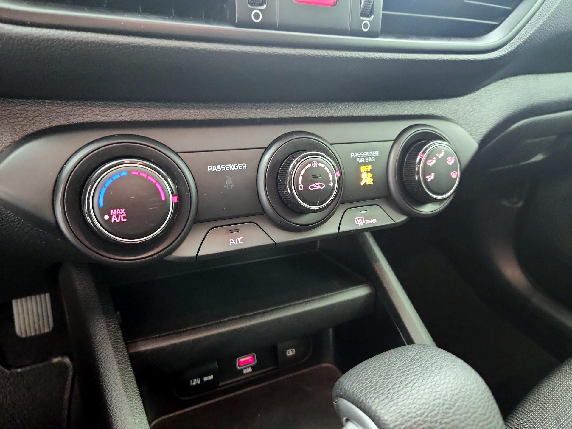 Thumbnail: 2024 Kia Forte - 16