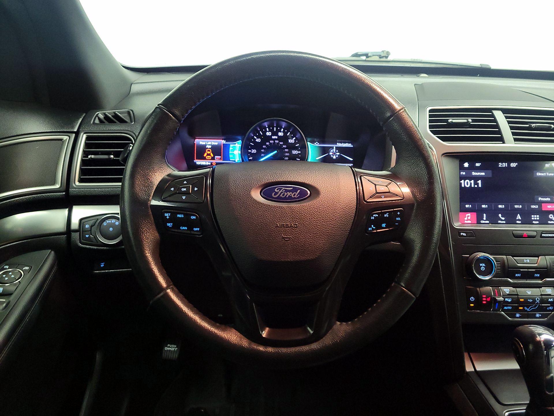 Thumbnail: 2019 Ford Explorer - 10