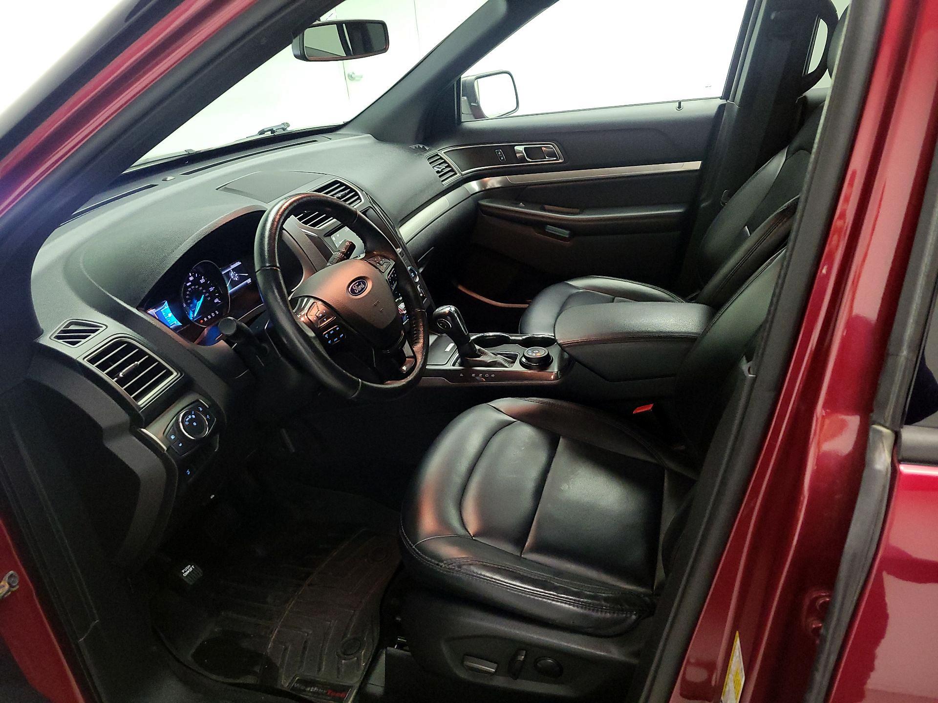 Thumbnail: 2019 Ford Explorer - 11