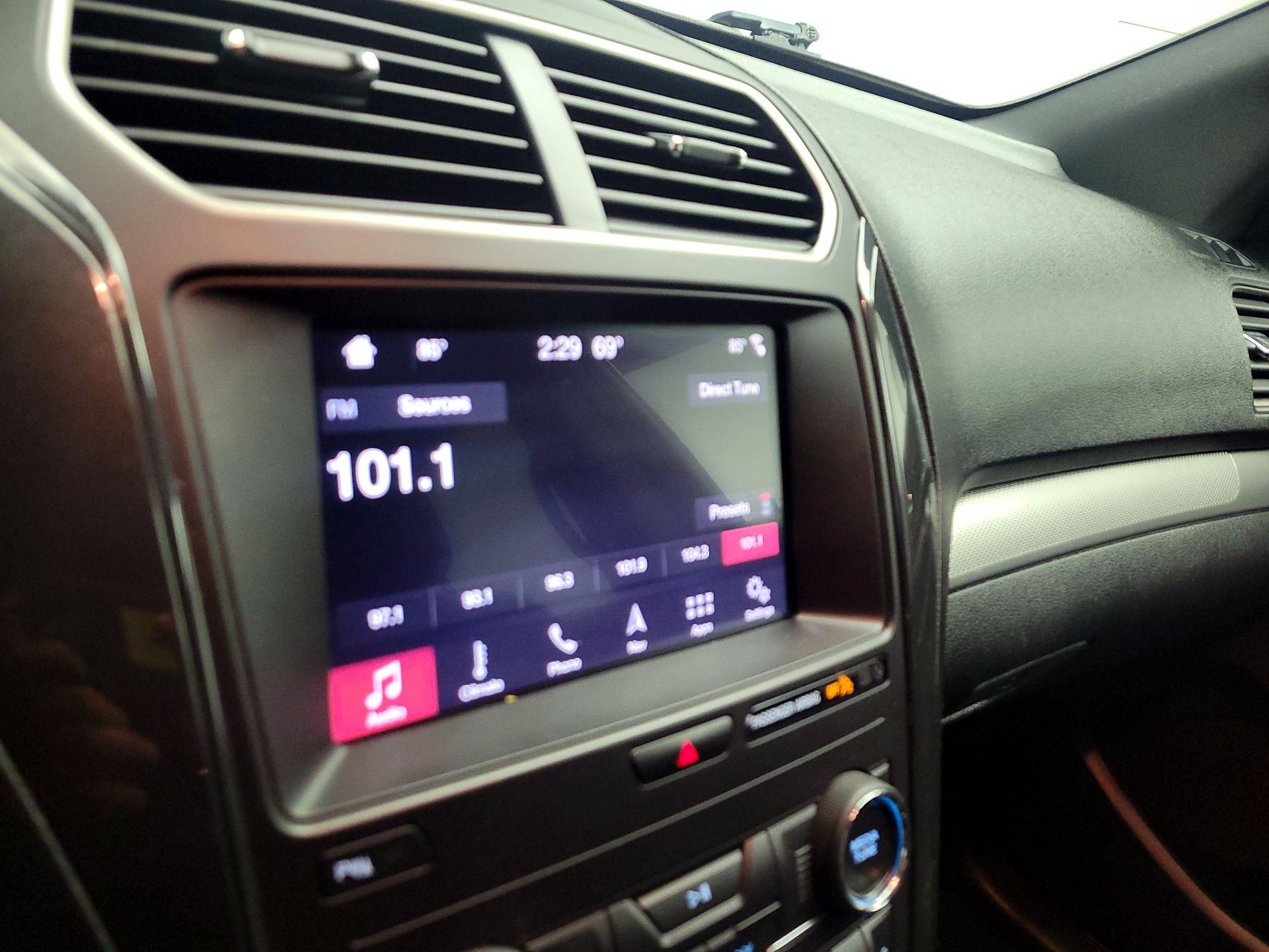 Thumbnail: 2019 Ford Explorer - 13