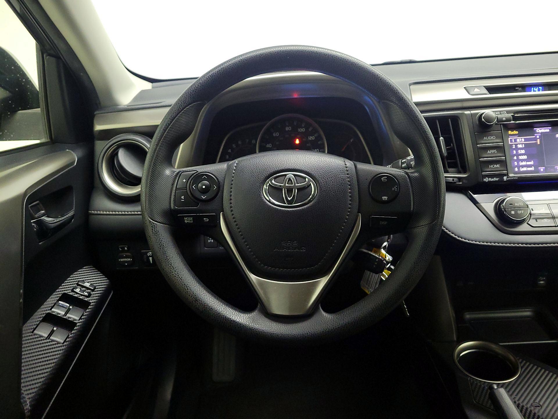 Thumbnail: 2014 Toyota RAV4 - 10