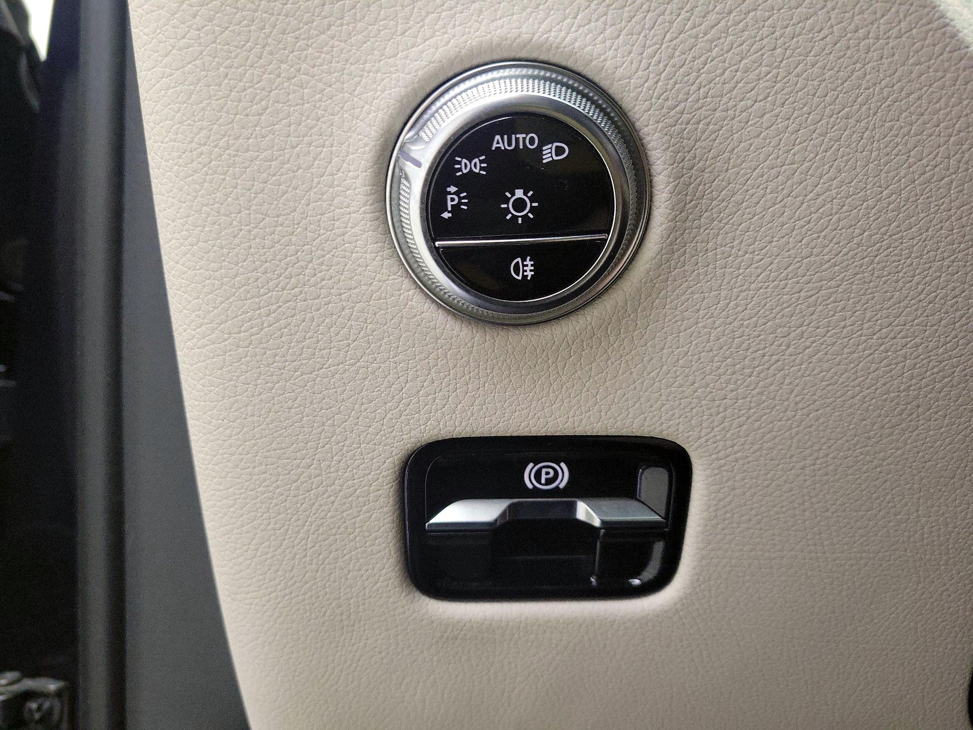 Thumbnail: 2024 Mercedes-Benz GLC - 13