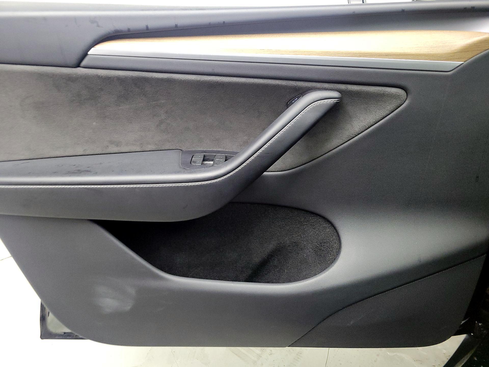 Thumbnail: 2023 Tesla Model Y - 12