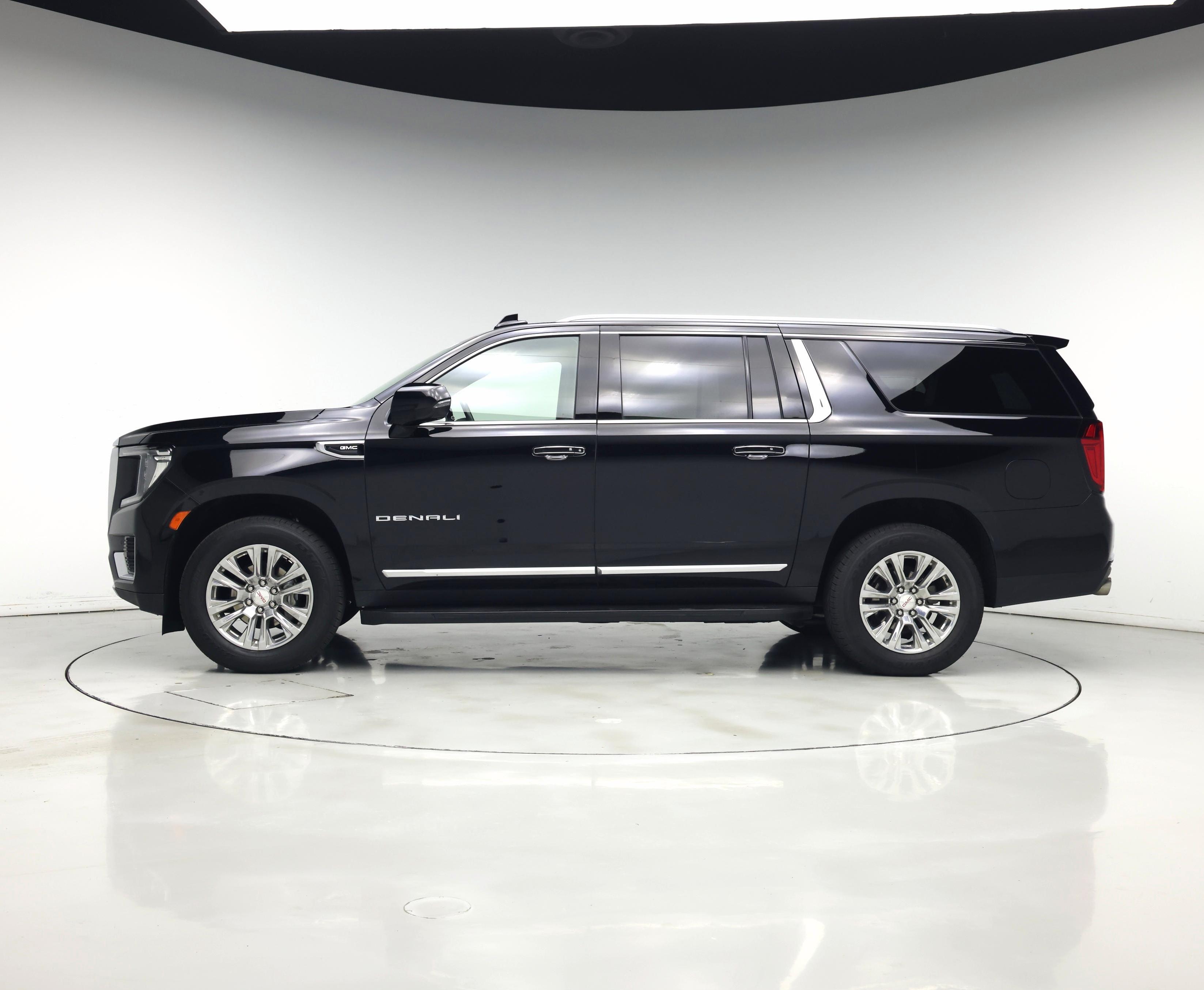 Thumbnail: 2022 GMC Yukon XL - 3