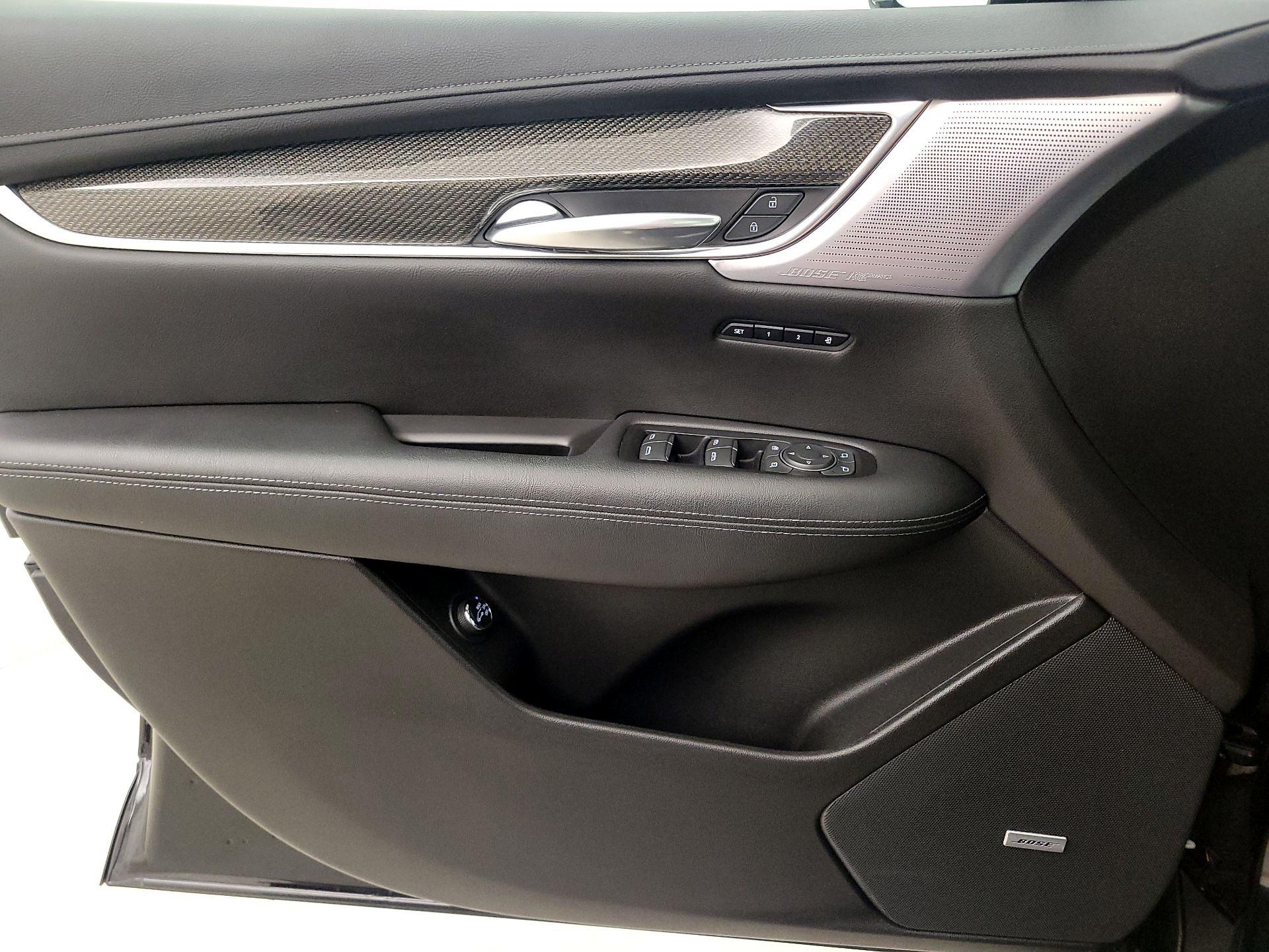 Thumbnail: 2020 Cadillac XT5 - 12