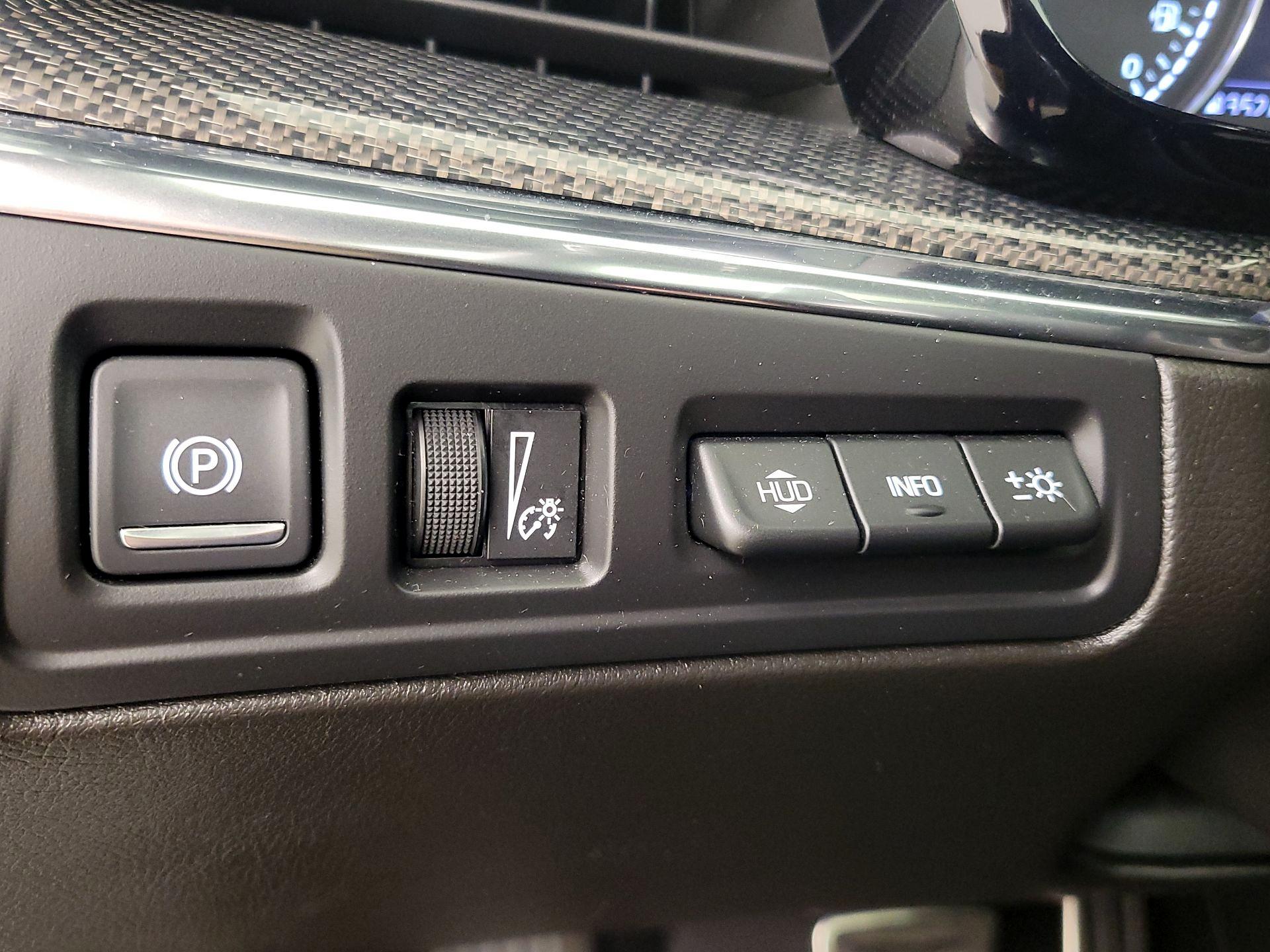 Thumbnail: 2020 Cadillac XT5 - 13