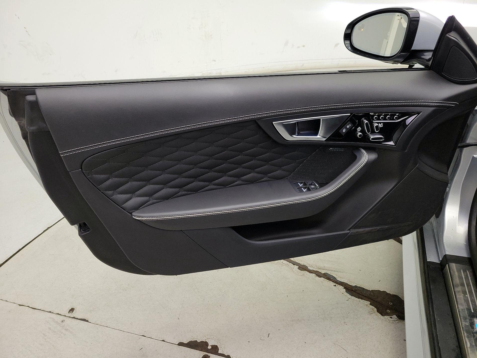 Thumbnail: 2017 Jaguar F-Type - 12