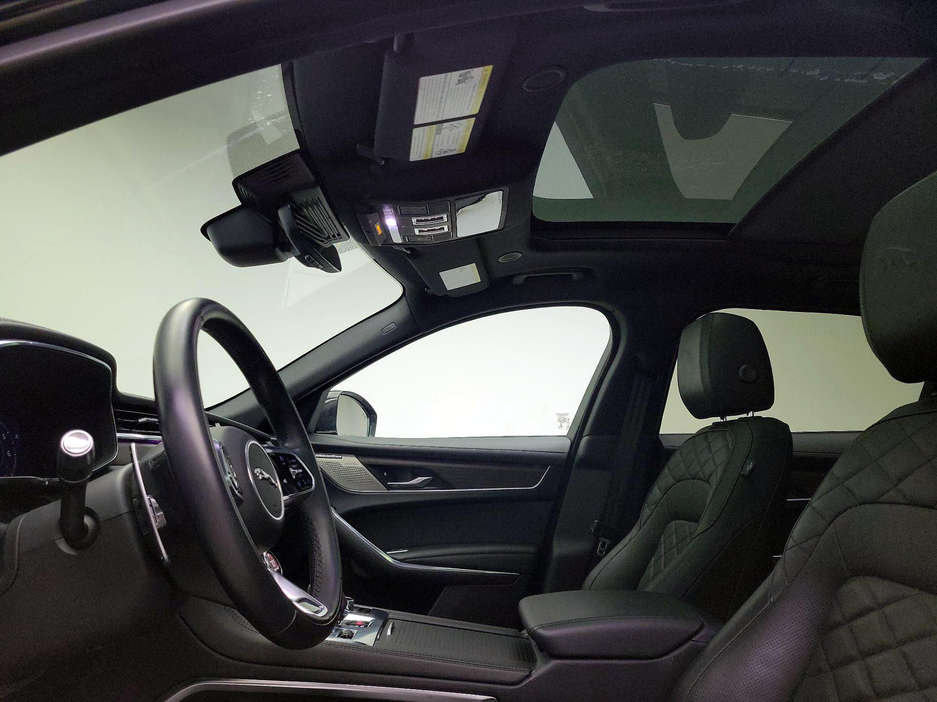 Thumbnail: 2021 Jaguar F-Pace - 17