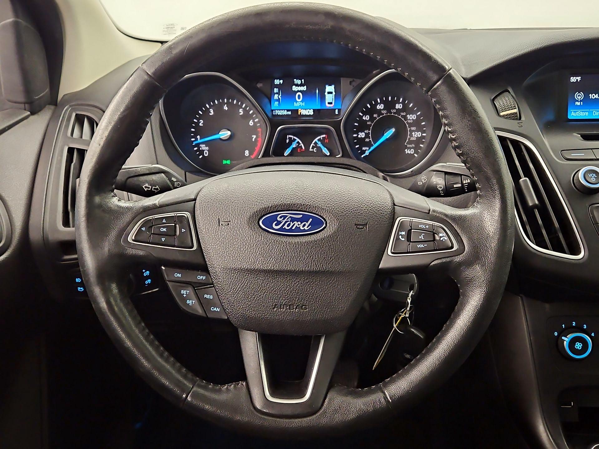 Thumbnail: 2015 Ford Focus - 10