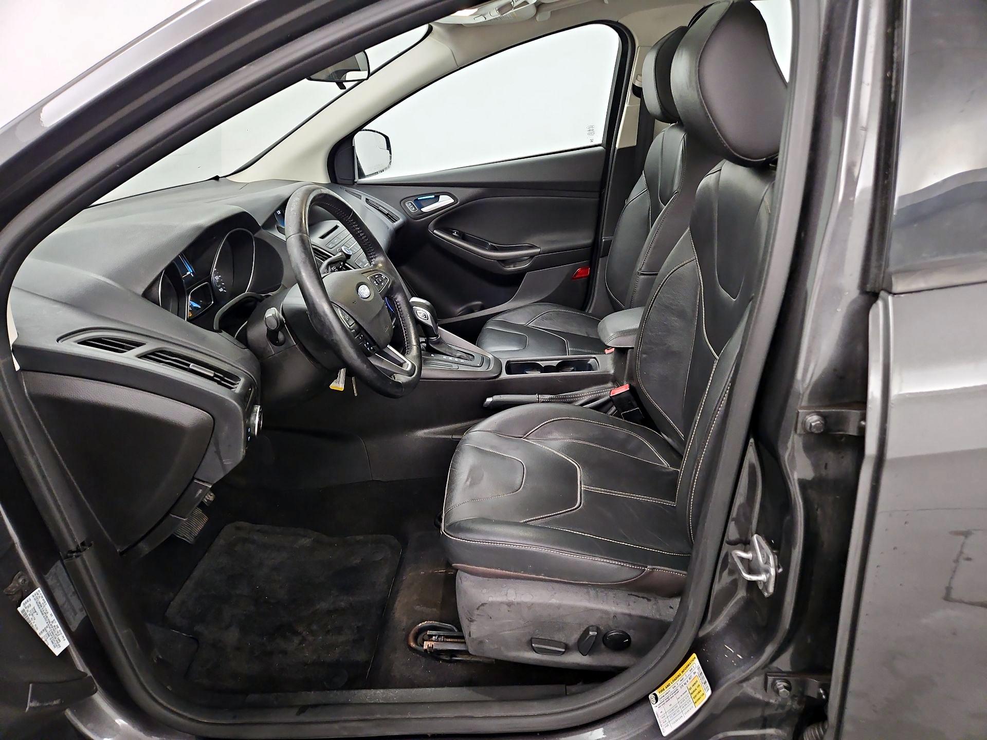 Thumbnail: 2015 Ford Focus - 11