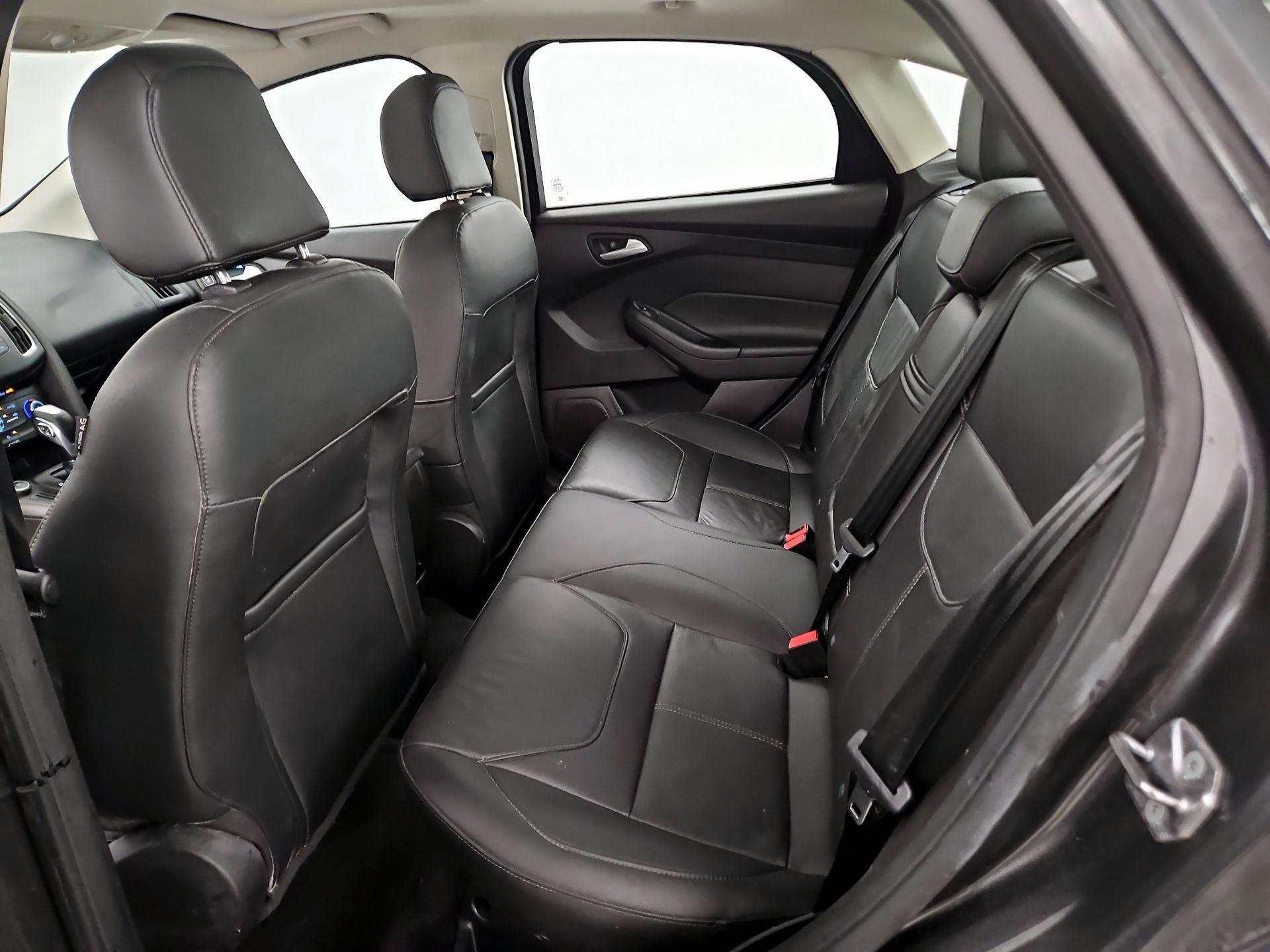 Thumbnail: 2015 Ford Focus - 20