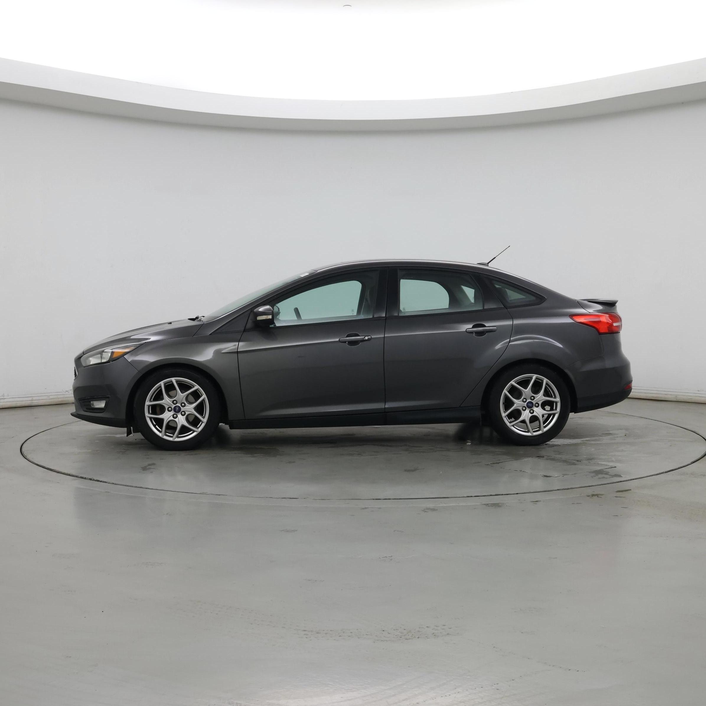 Thumbnail: 2015 Ford Focus - 3