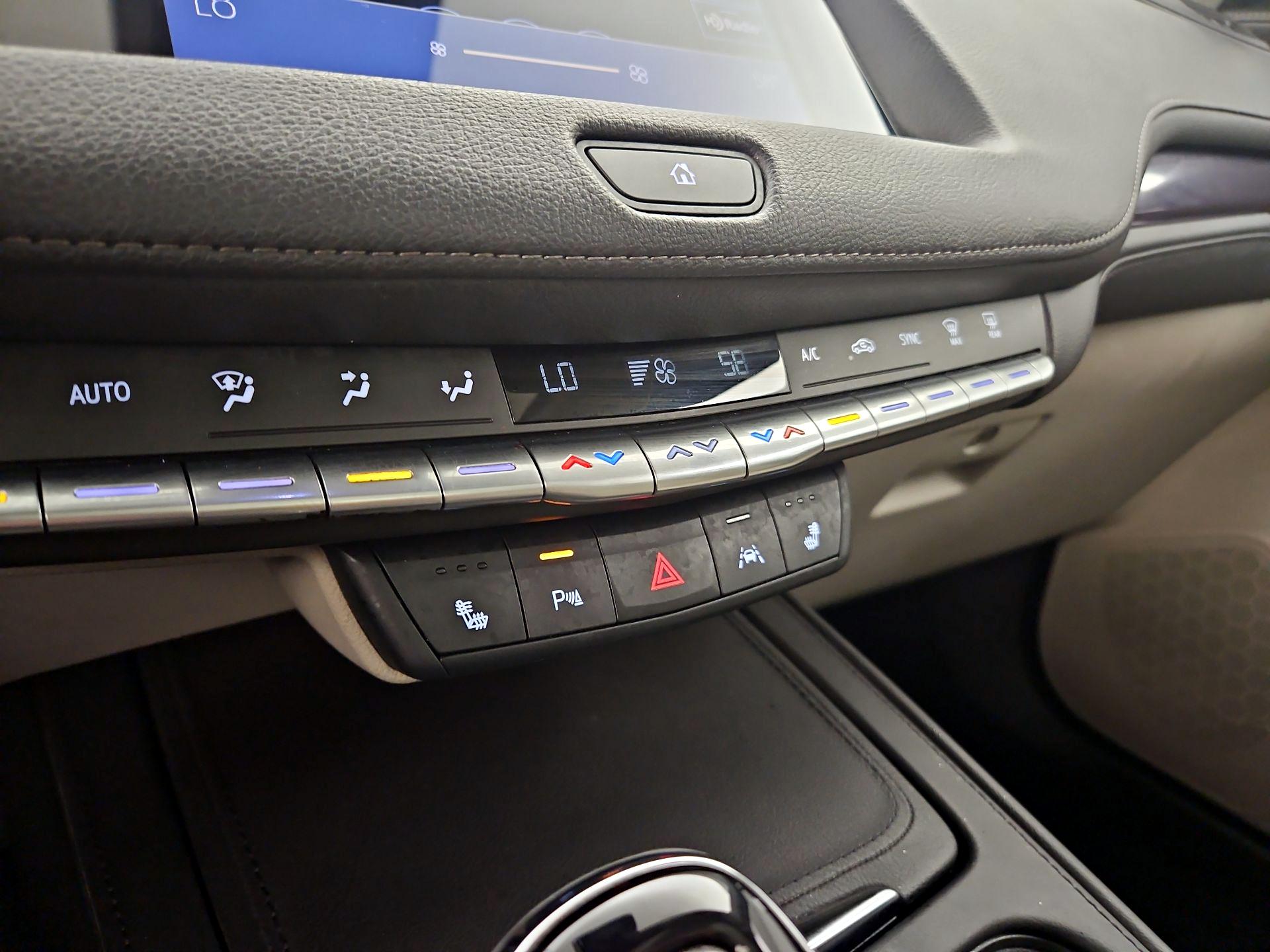 Thumbnail: 2023 Cadillac XT4 - 16