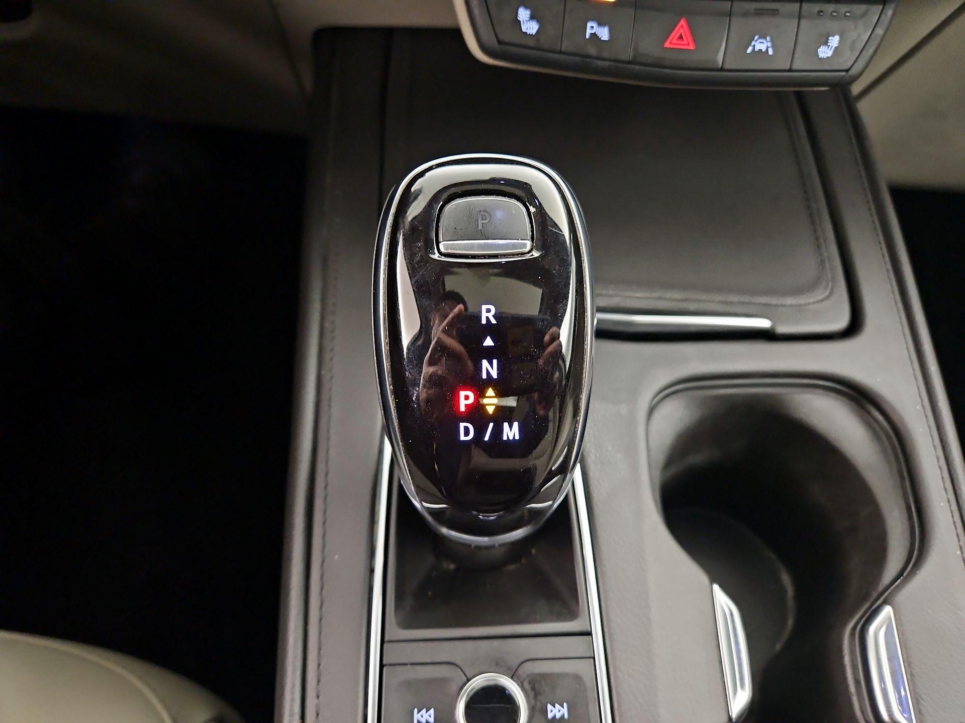 Thumbnail: 2023 Cadillac XT4 - 17