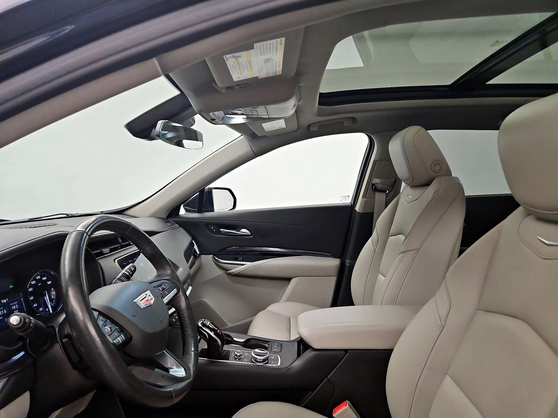 Thumbnail: 2023 Cadillac XT4 - 19