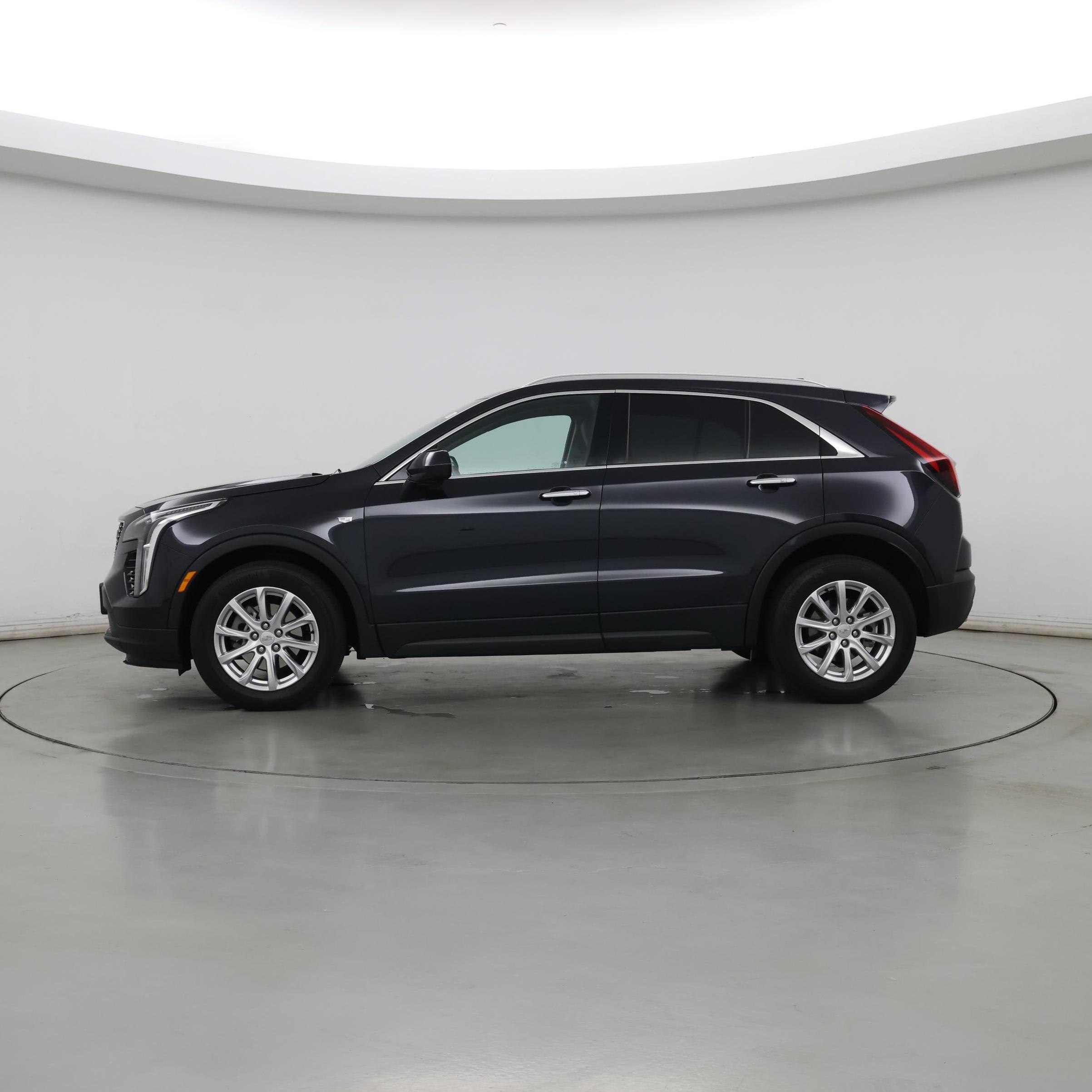 Thumbnail: 2023 Cadillac XT4 - 3