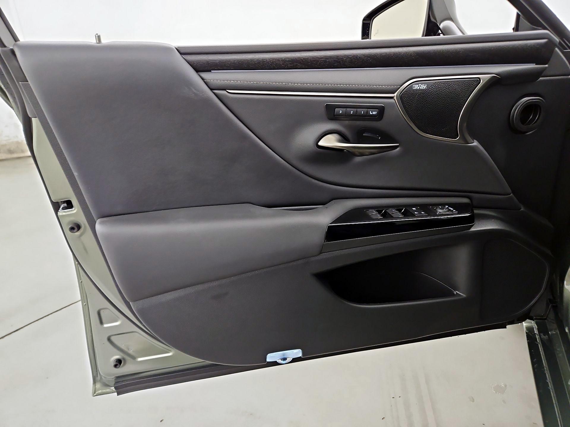 Thumbnail: 2024 Lexus ES - 12