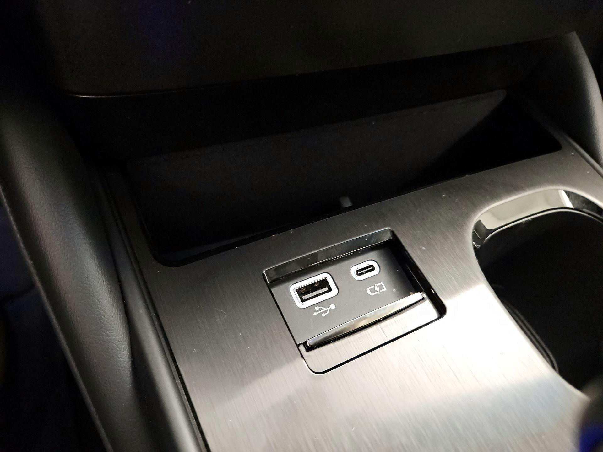 Thumbnail: 2024 Lexus ES - 18