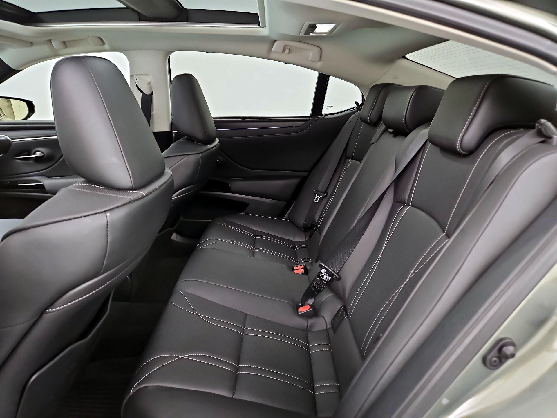 Thumbnail: 2024 Lexus ES - 20